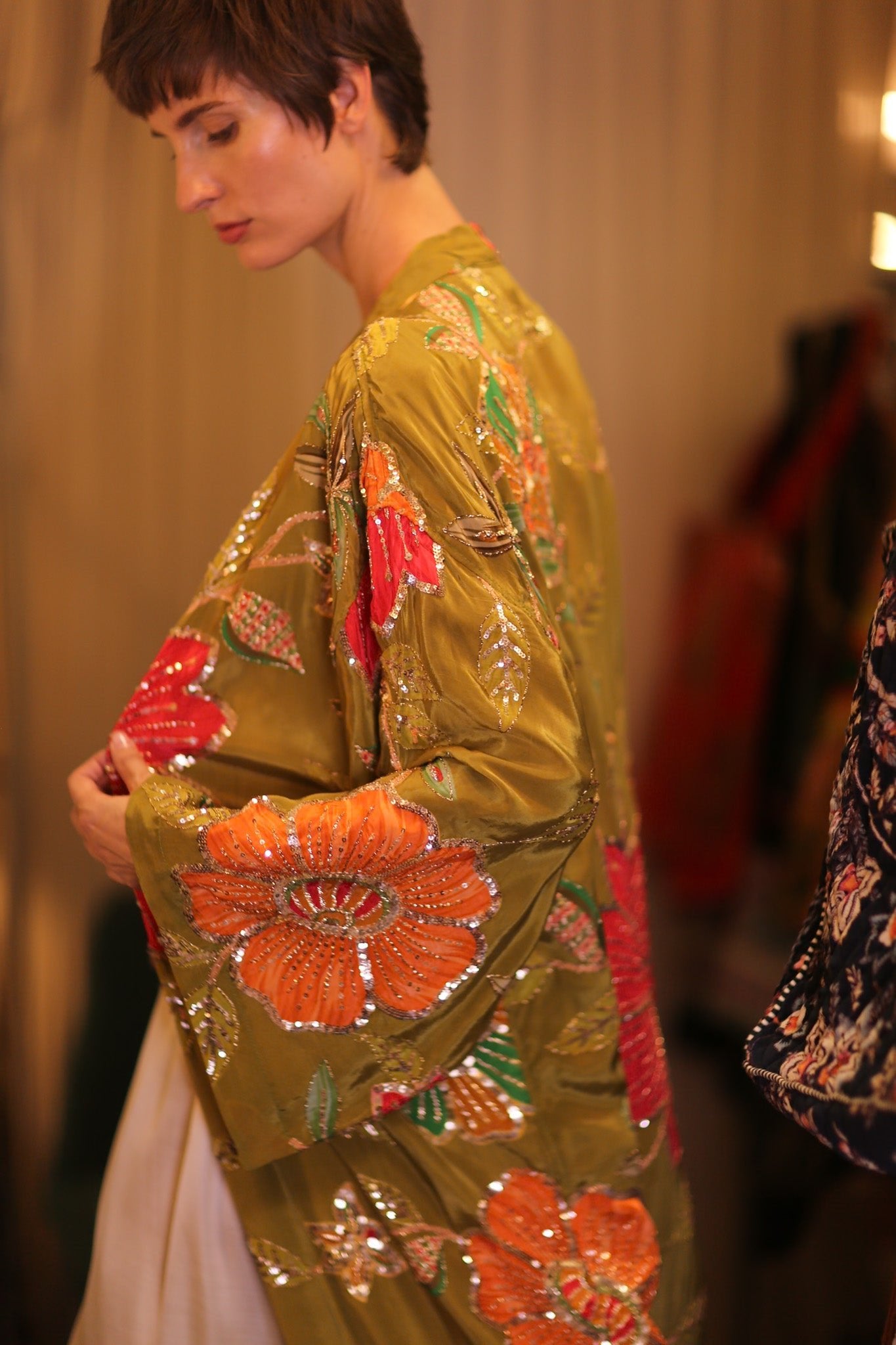 EMBROIDERED SILK KIMONO ROSE GABRIEL - BANGKOK TAILOR CLOTHING STORE - HANDMADE CLOTHING