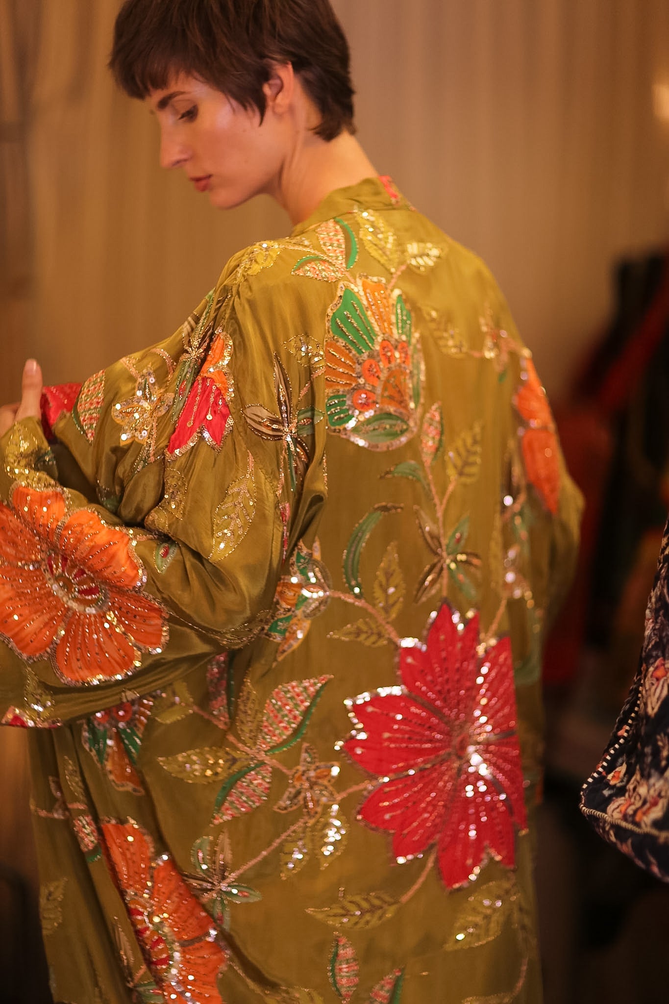 EMBROIDERED SILK KIMONO ROSE GABRIEL - BANGKOK TAILOR CLOTHING STORE - HANDMADE CLOTHING