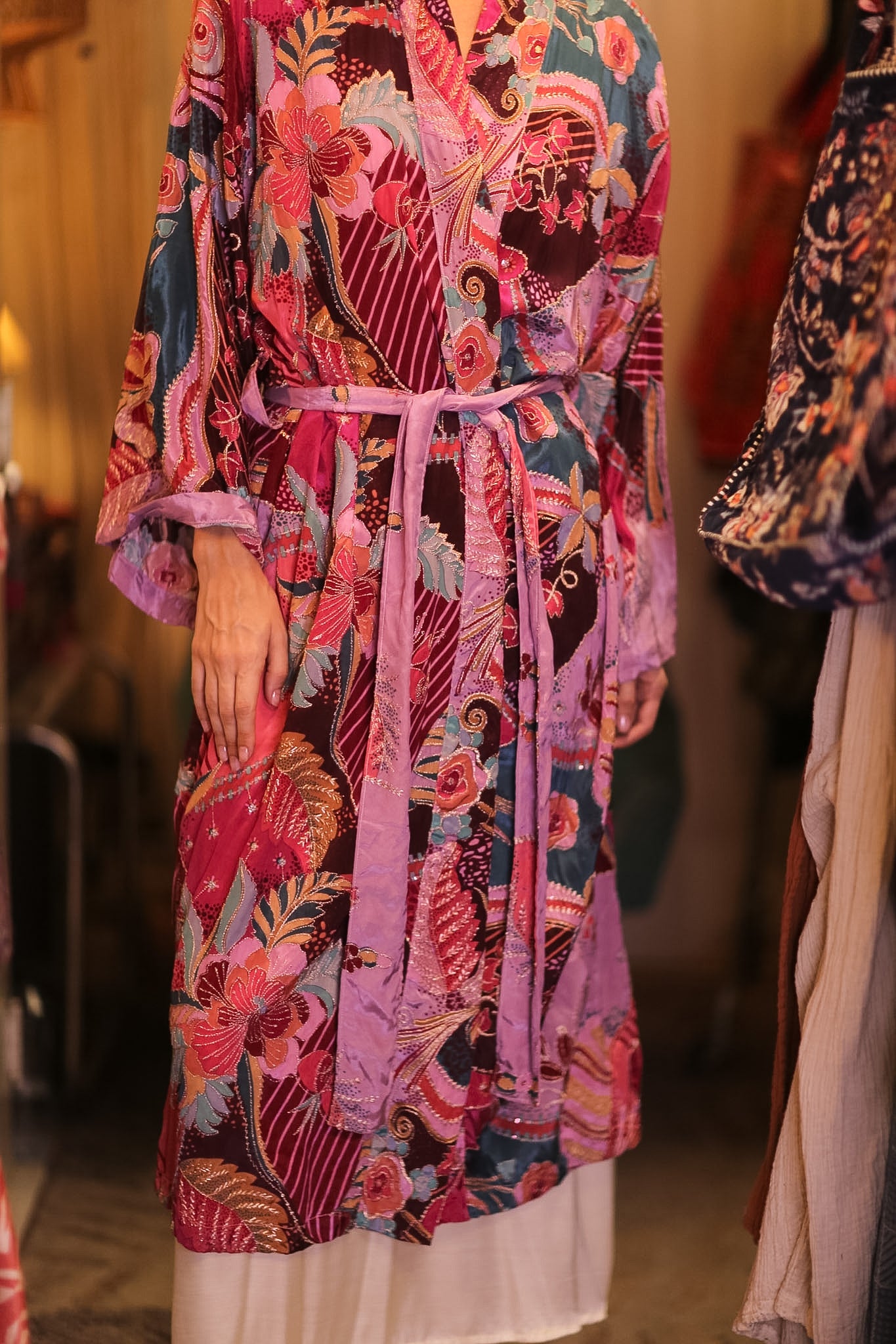 EMBROIDERED SILK LONG KIMONO FLORAL - BANGKOK TAILOR CLOTHING STORE - HANDMADE CLOTHING