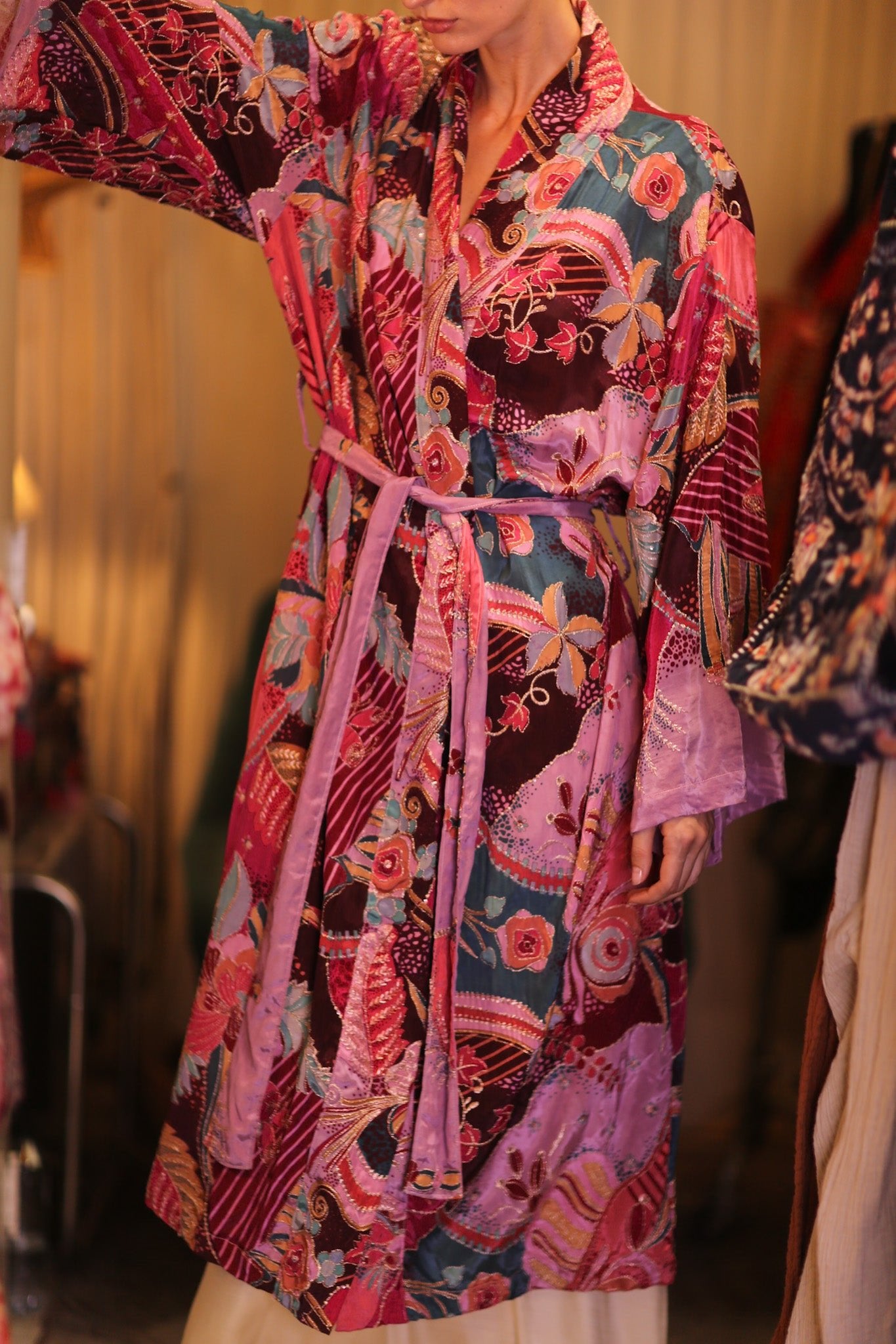 EMBROIDERED SILK LONG KIMONO FLORAL - BANGKOK TAILOR CLOTHING STORE - HANDMADE CLOTHING