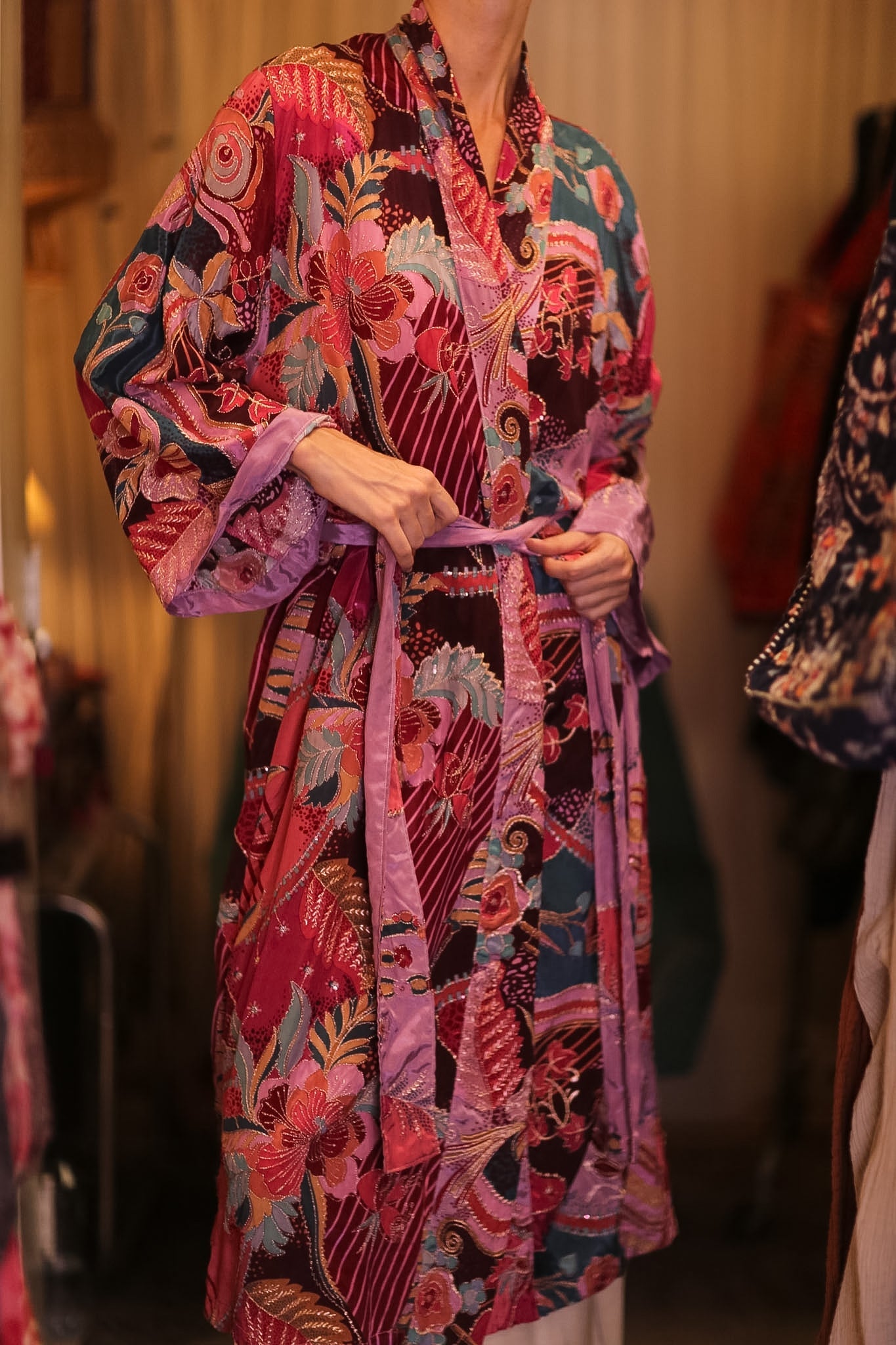EMBROIDERED SILK LONG KIMONO FLORAL - BANGKOK TAILOR CLOTHING STORE - HANDMADE CLOTHING