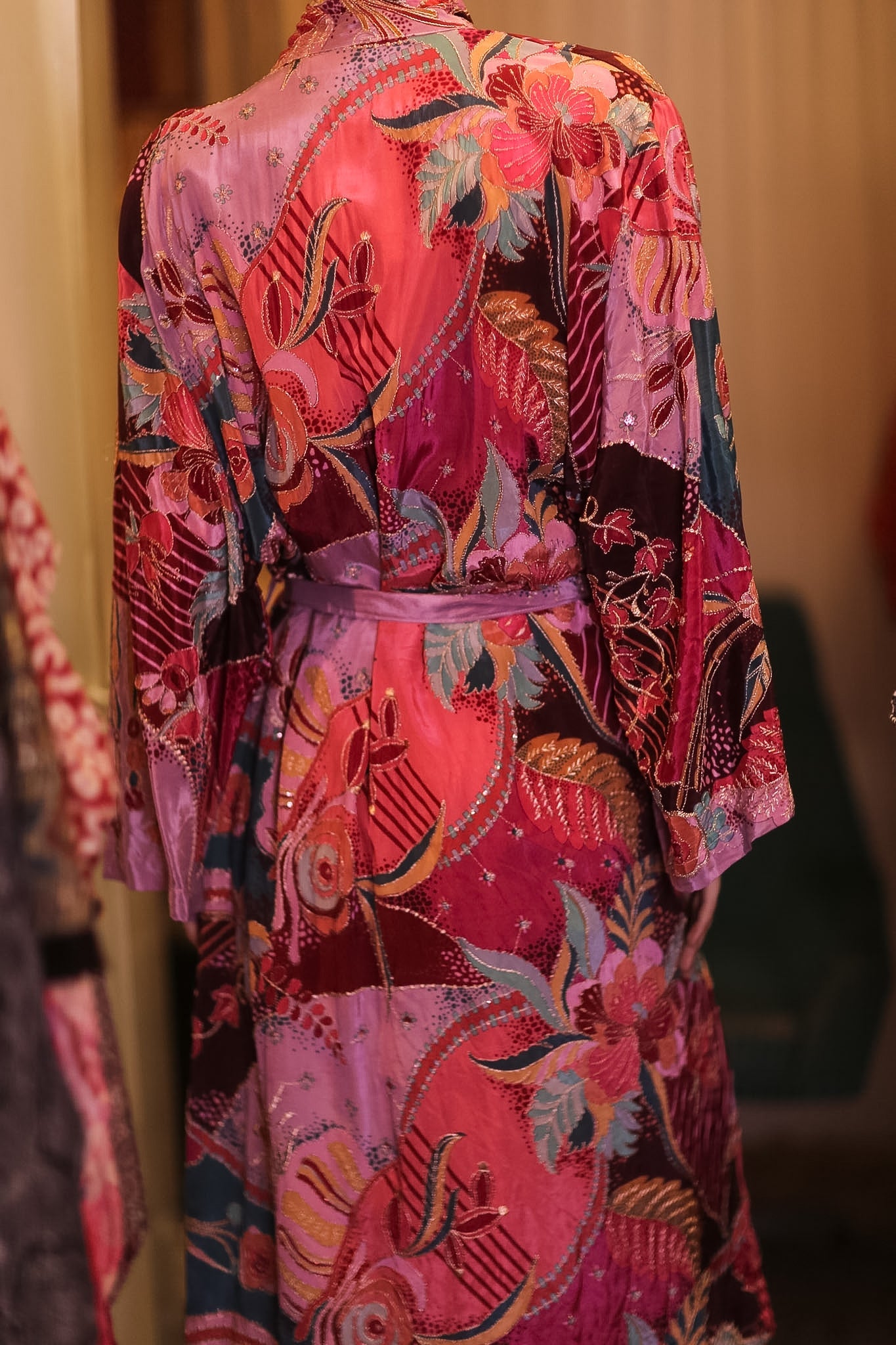 EMBROIDERED SILK LONG KIMONO FLORAL - BANGKOK TAILOR CLOTHING STORE - HANDMADE CLOTHING