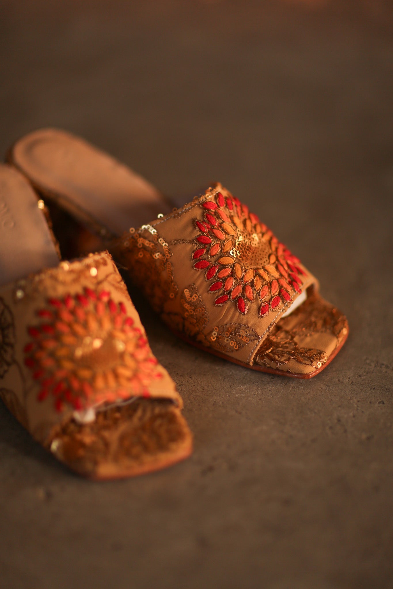 EMBROIDERED SILK MULES LIRETTA - BANGKOK TAILOR CLOTHING STORE - HANDMADE CLOTHING