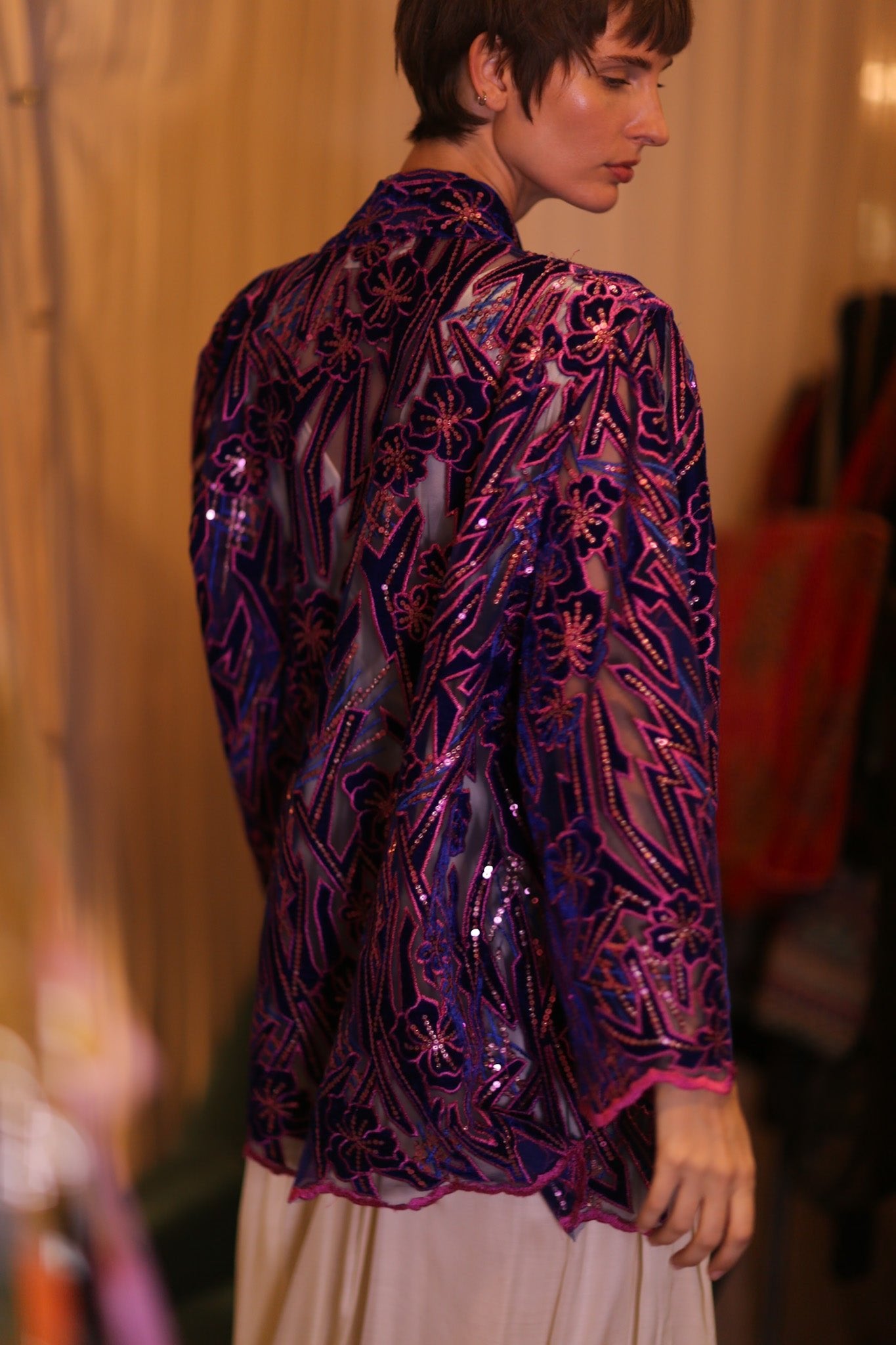 EMBROIDERED SILK SHORT KIMONO ANGEL - BANGKOK TAILOR CLOTHING STORE - HANDMADE CLOTHING