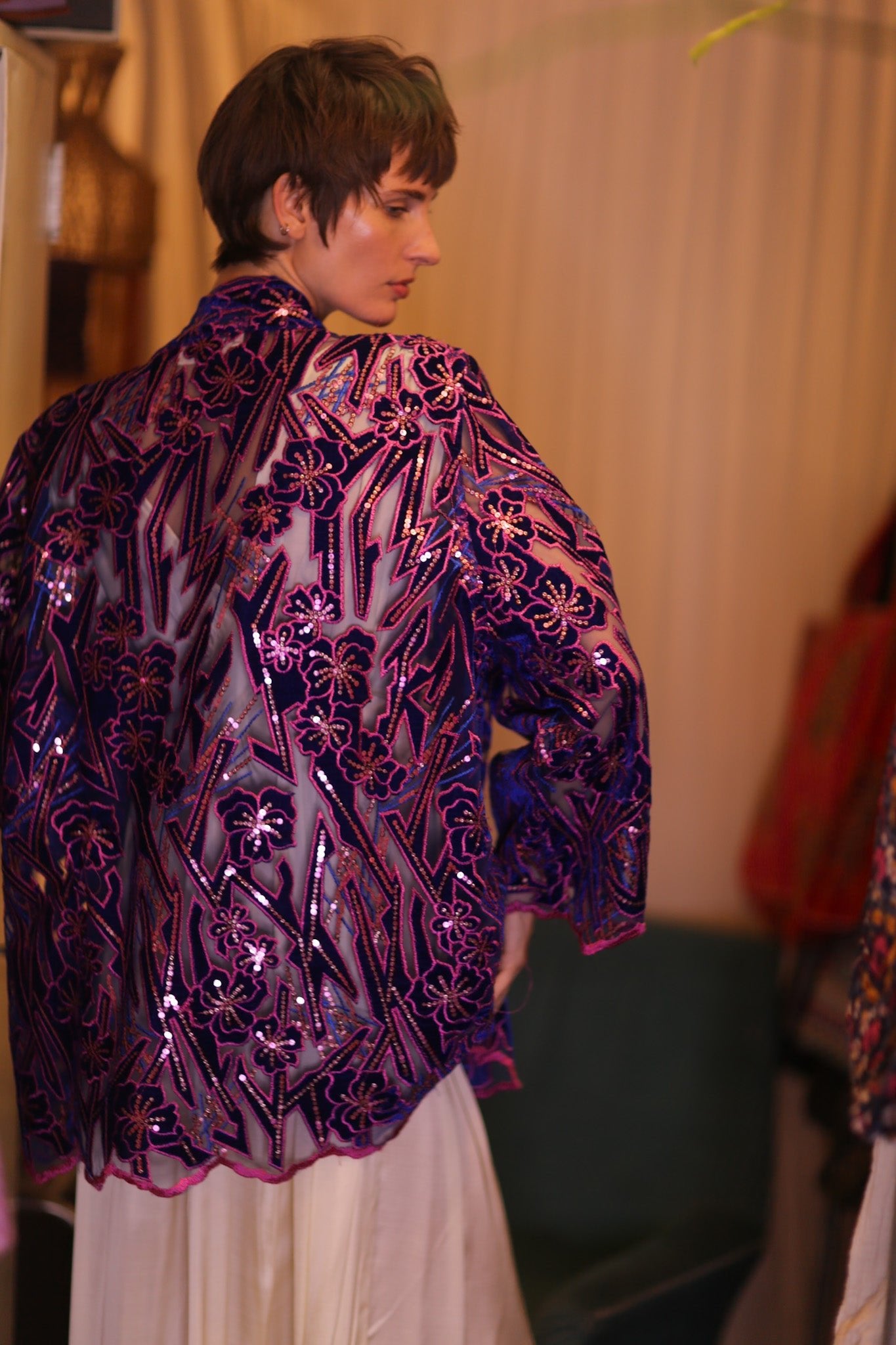 EMBROIDERED SILK SHORT KIMONO ANGEL - BANGKOK TAILOR CLOTHING STORE - HANDMADE CLOTHING