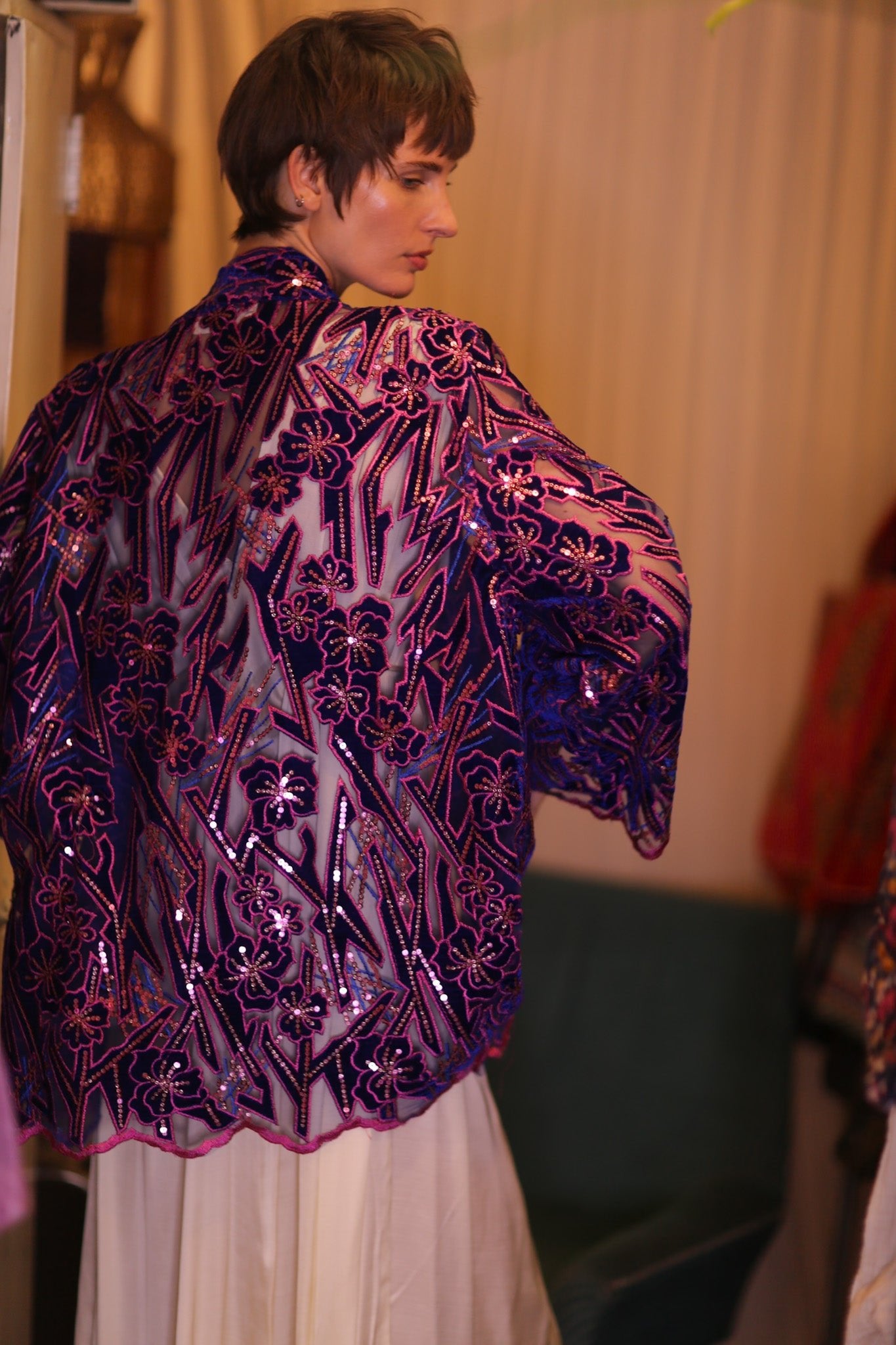 EMBROIDERED SILK SHORT KIMONO ANGEL - BANGKOK TAILOR CLOTHING STORE - HANDMADE CLOTHING