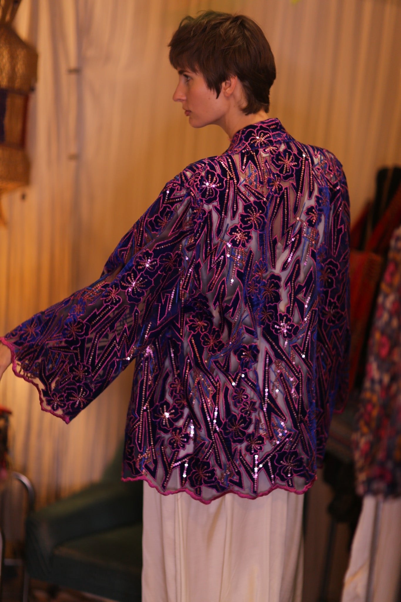 EMBROIDERED SILK SHORT KIMONO ANGEL - BANGKOK TAILOR CLOTHING STORE - HANDMADE CLOTHING