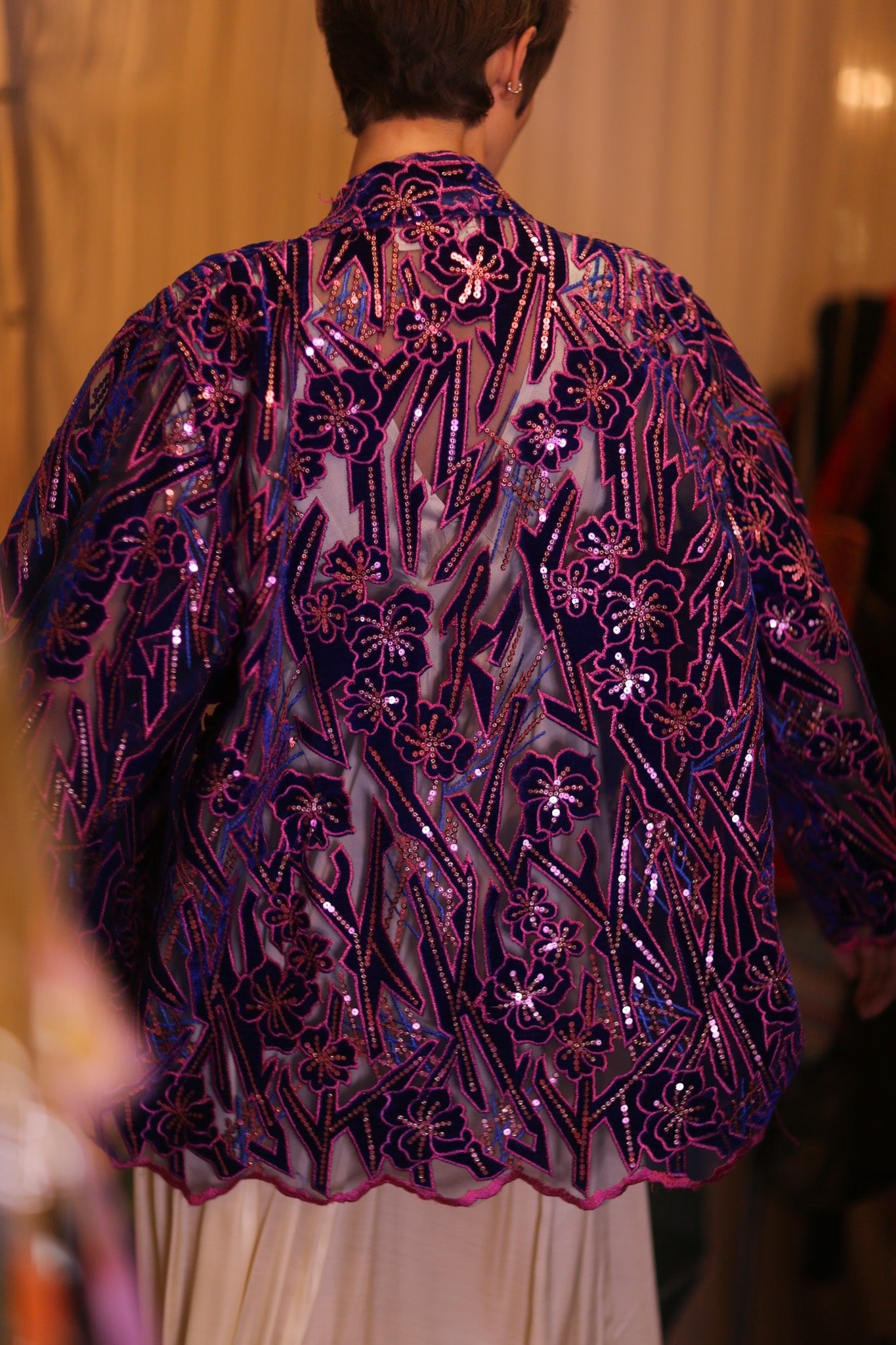 EMBROIDERED SILK SHORT KIMONO ANGEL - BANGKOK TAILOR CLOTHING STORE - HANDMADE CLOTHING