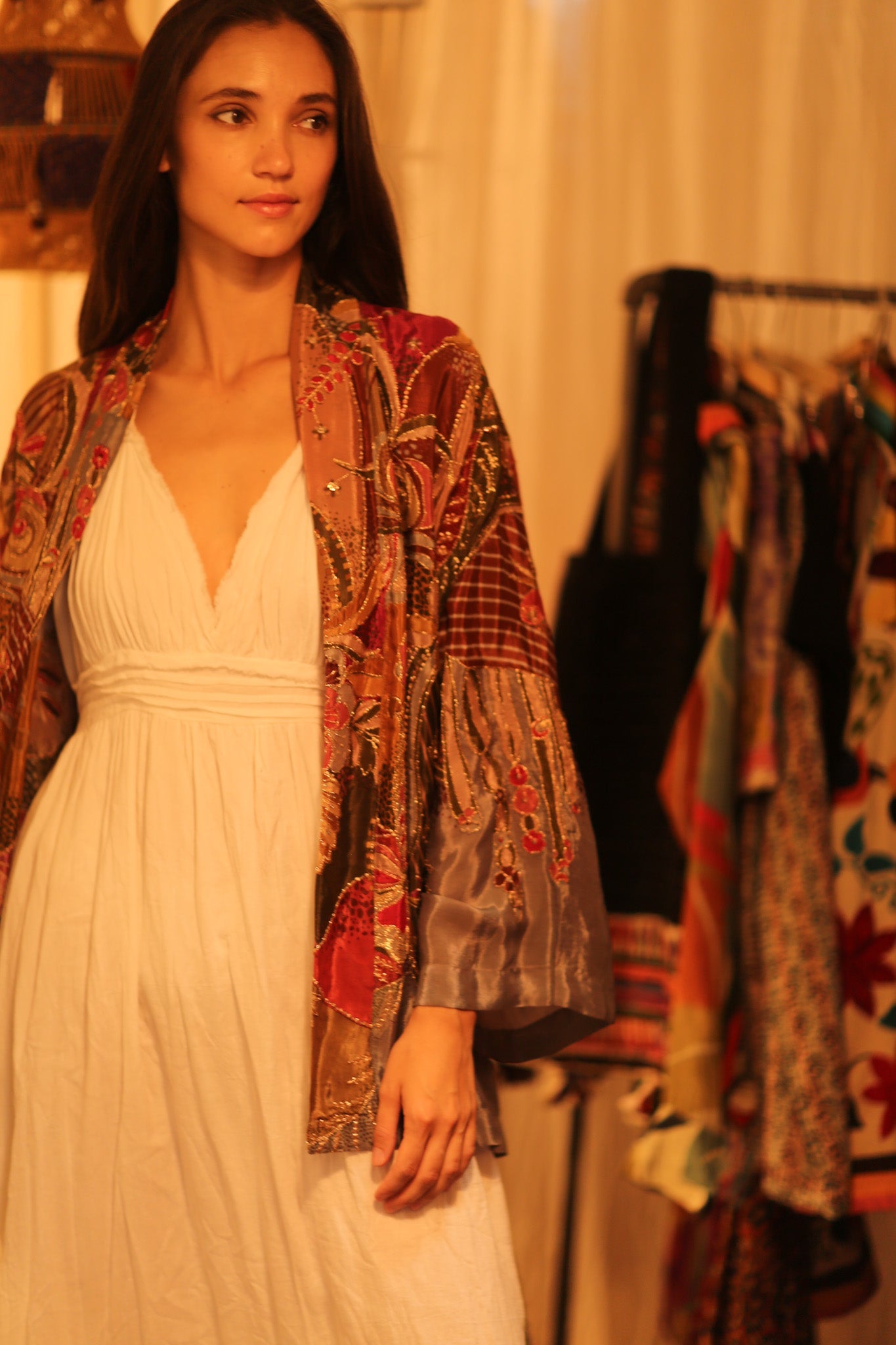 EMBROIDERED SILK SHORT KIMONO CARINE - BANGKOK TAILOR CLOTHING STORE - HANDMADE CLOTHING
