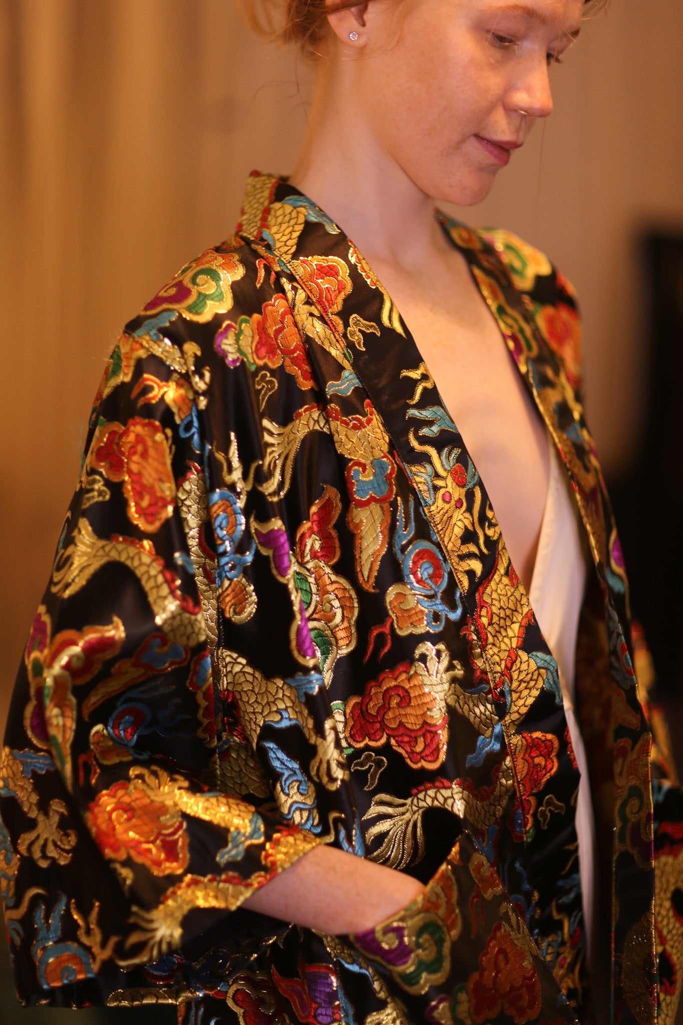 EMBROIDERED SILK SHORT KIMONO JĪNLÓNG - BANGKOK TAILOR CLOTHING STORE - HANDMADE CLOTHING