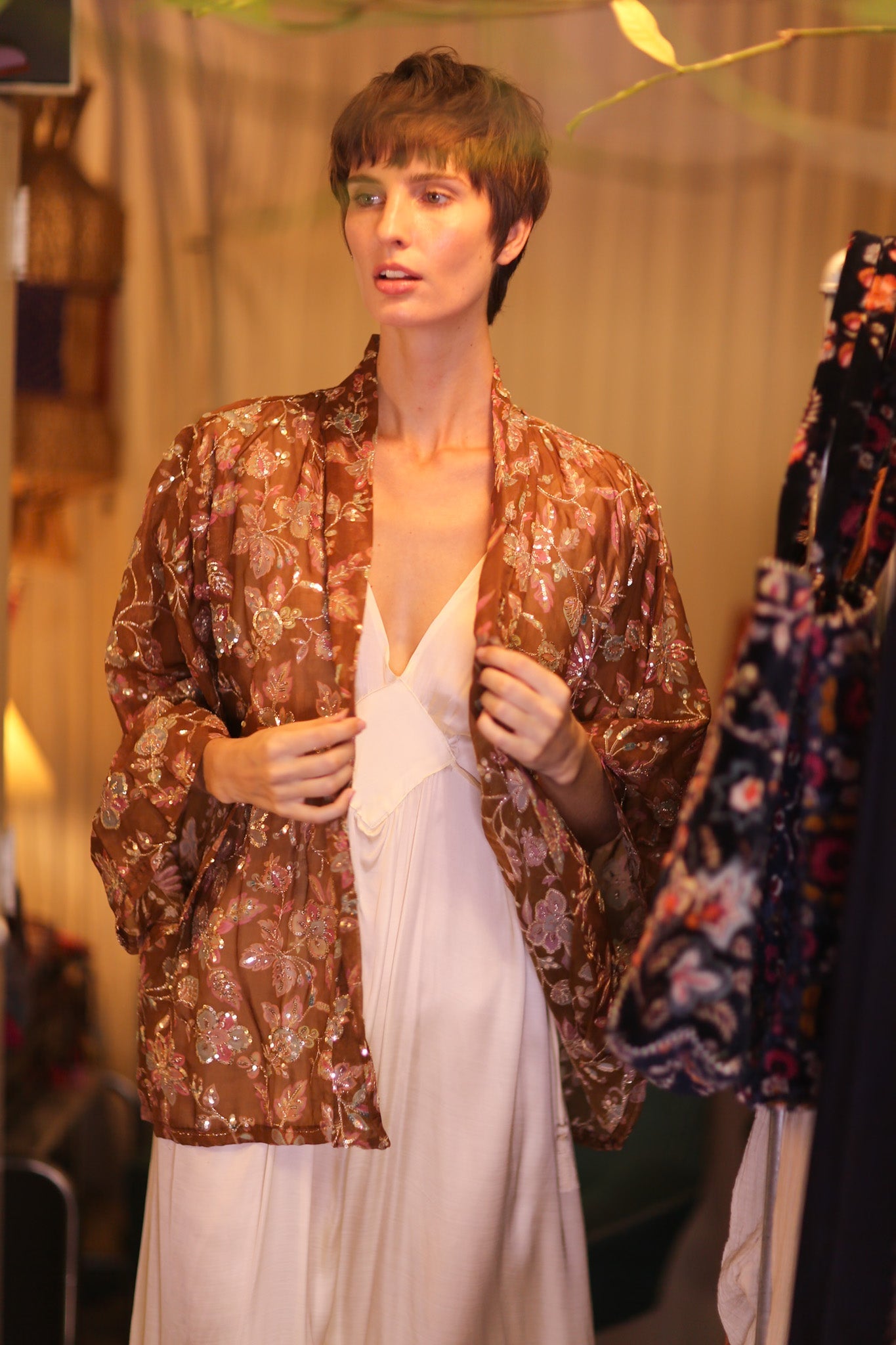 EMBROIDERED SILK SHORT KIMONO SIENNA - BANGKOK TAILOR CLOTHING STORE - HANDMADE CLOTHING