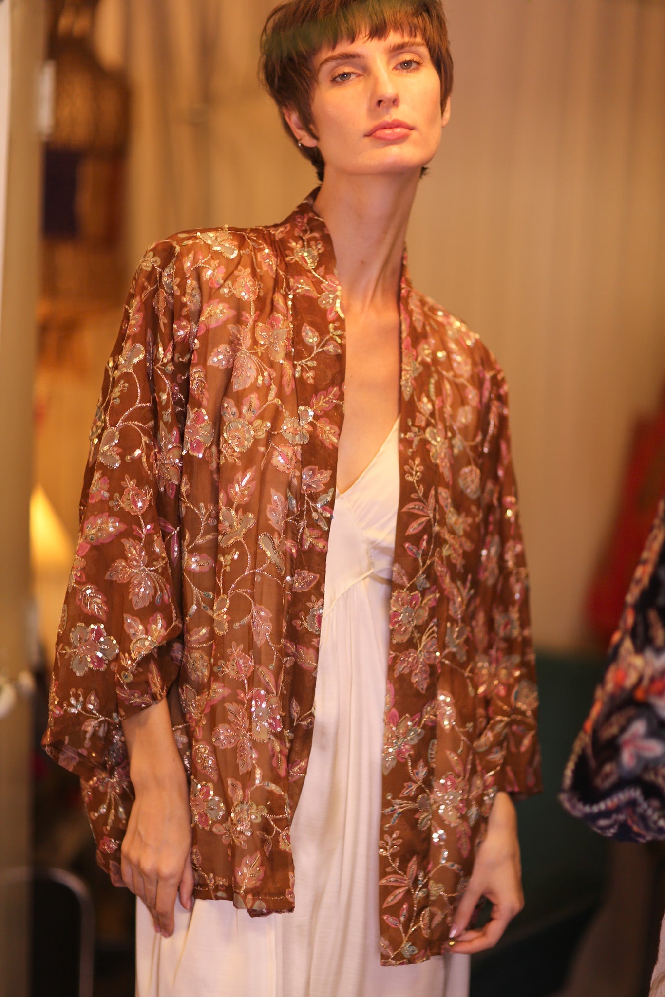 EMBROIDERED SILK SHORT KIMONO SIENNA - BANGKOK TAILOR CLOTHING STORE - HANDMADE CLOTHING