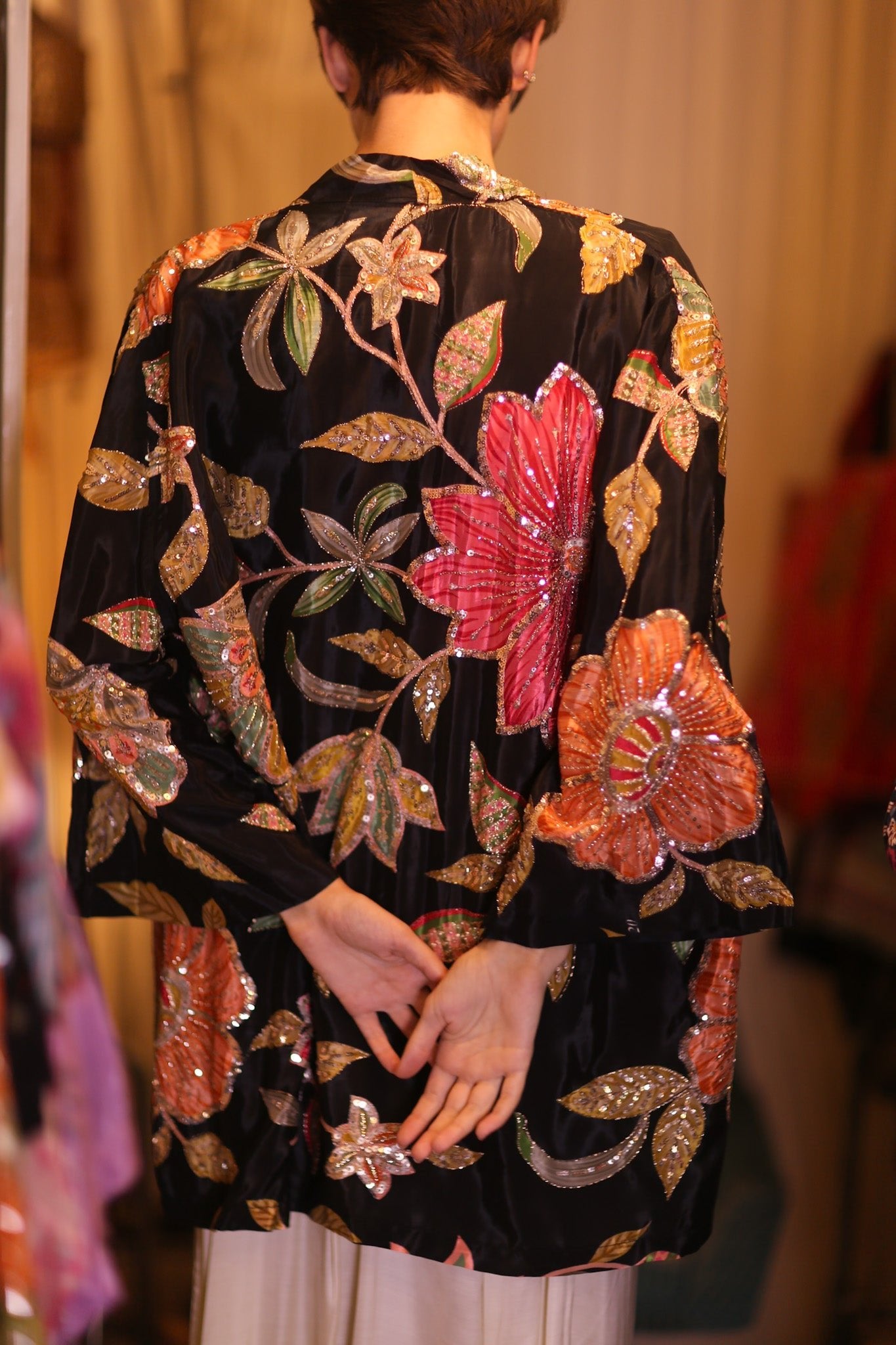 EMBROIDERED SILK SHORT KIMONO THONEPANHLA - BANGKOK TAILOR CLOTHING STORE - HANDMADE CLOTHING
