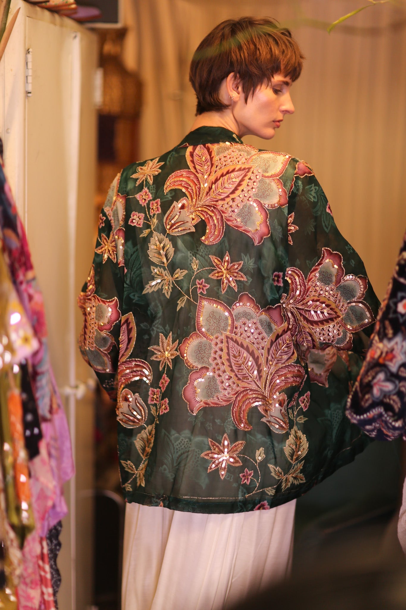 EMBROIDERED SILK SHORT KIMONO VERDELLE - BANGKOK TAILOR CLOTHING STORE - HANDMADE CLOTHING