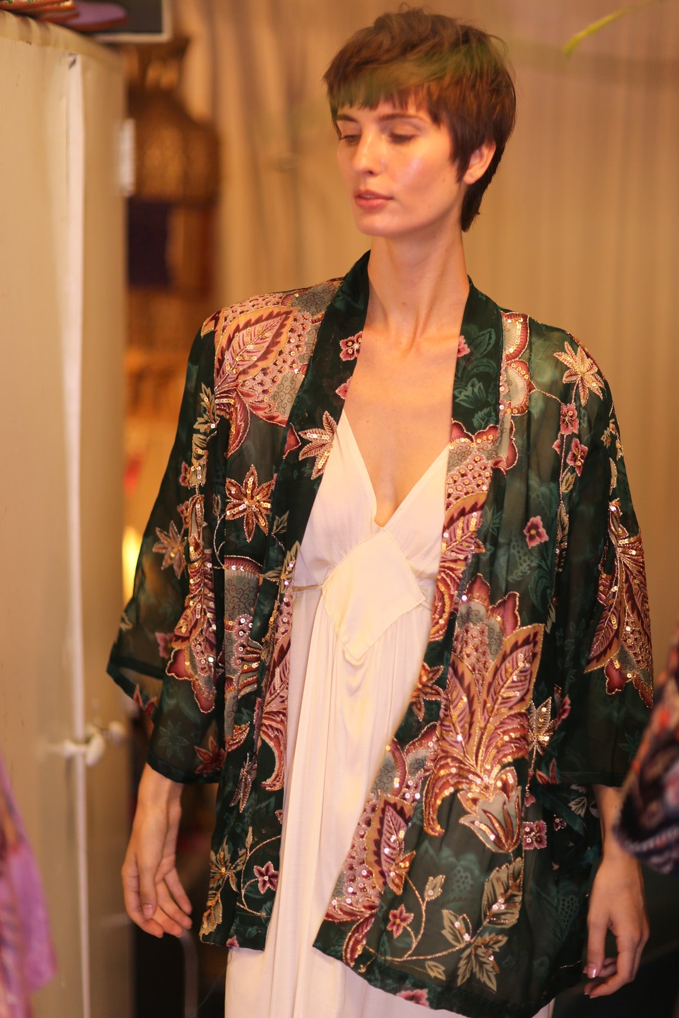 EMBROIDERED SILK SHORT KIMONO VERDELLE - BANGKOK TAILOR CLOTHING STORE - HANDMADE CLOTHING
