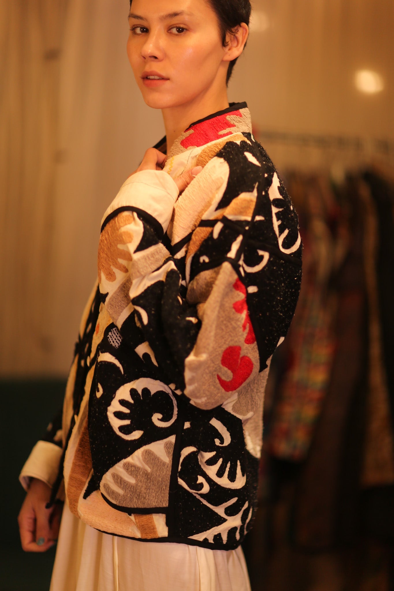 EMBROIDERED SUZANI JACKET INPARA - BANGKOK TAILOR CLOTHING STORE - HANDMADE CLOTHING