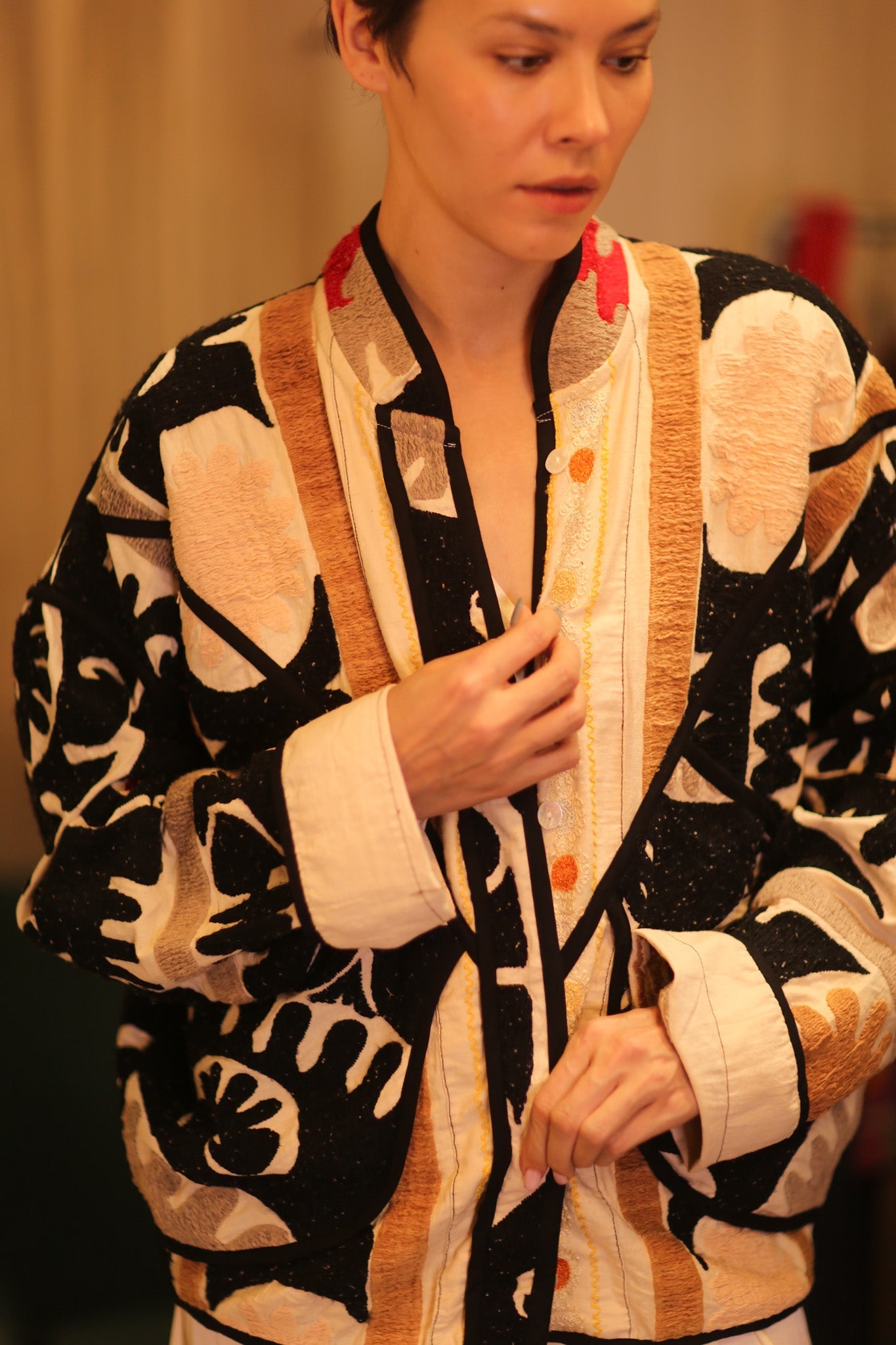 EMBROIDERED SUZANI JACKET INPARA - BANGKOK TAILOR CLOTHING STORE - HANDMADE CLOTHING