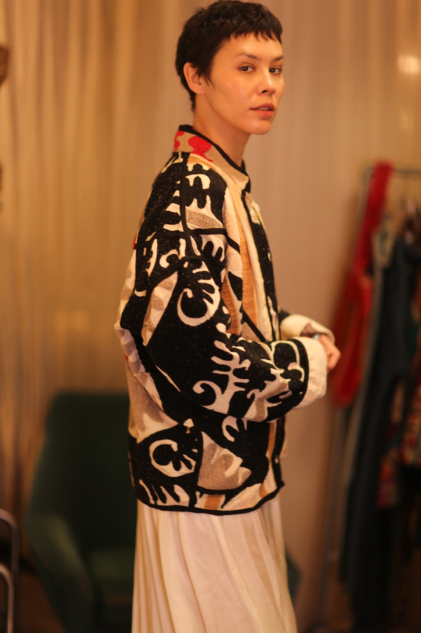 EMBROIDERED SUZANI JACKET INPARA - BANGKOK TAILOR CLOTHING STORE - HANDMADE CLOTHING