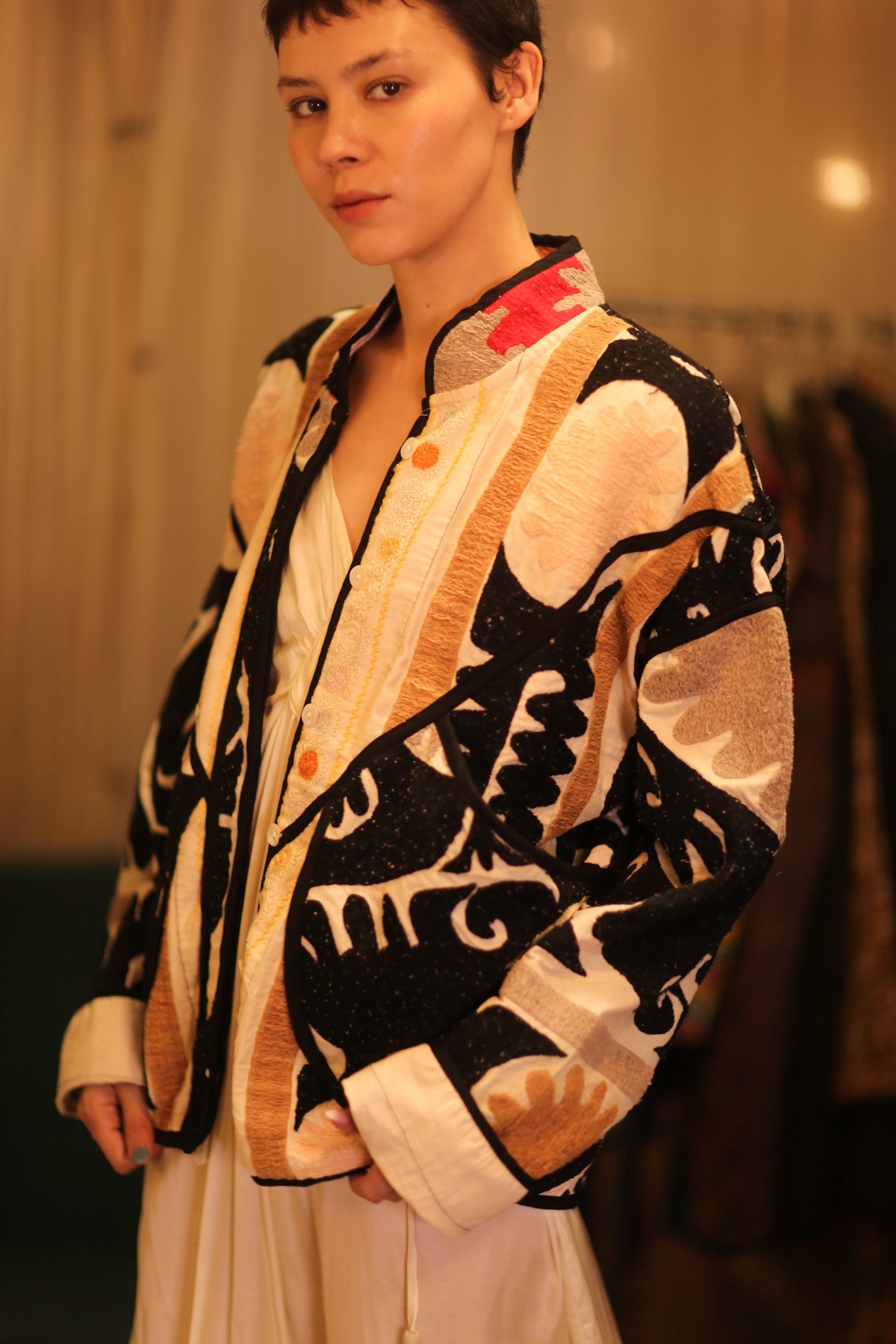 EMBROIDERED SUZANI JACKET INPARA - BANGKOK TAILOR CLOTHING STORE - HANDMADE CLOTHING