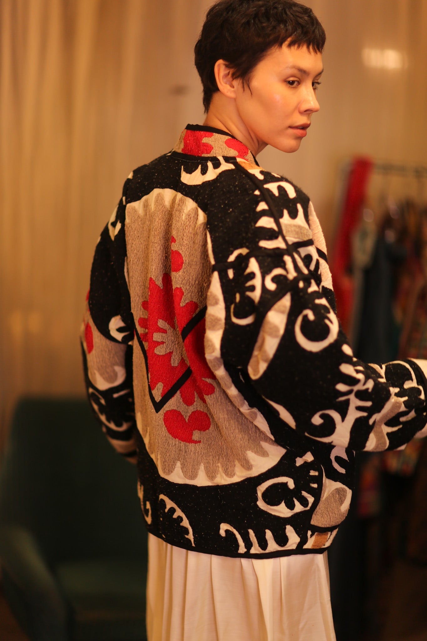 EMBROIDERED SUZANI JACKET INPARA - BANGKOK TAILOR CLOTHING STORE - HANDMADE CLOTHING