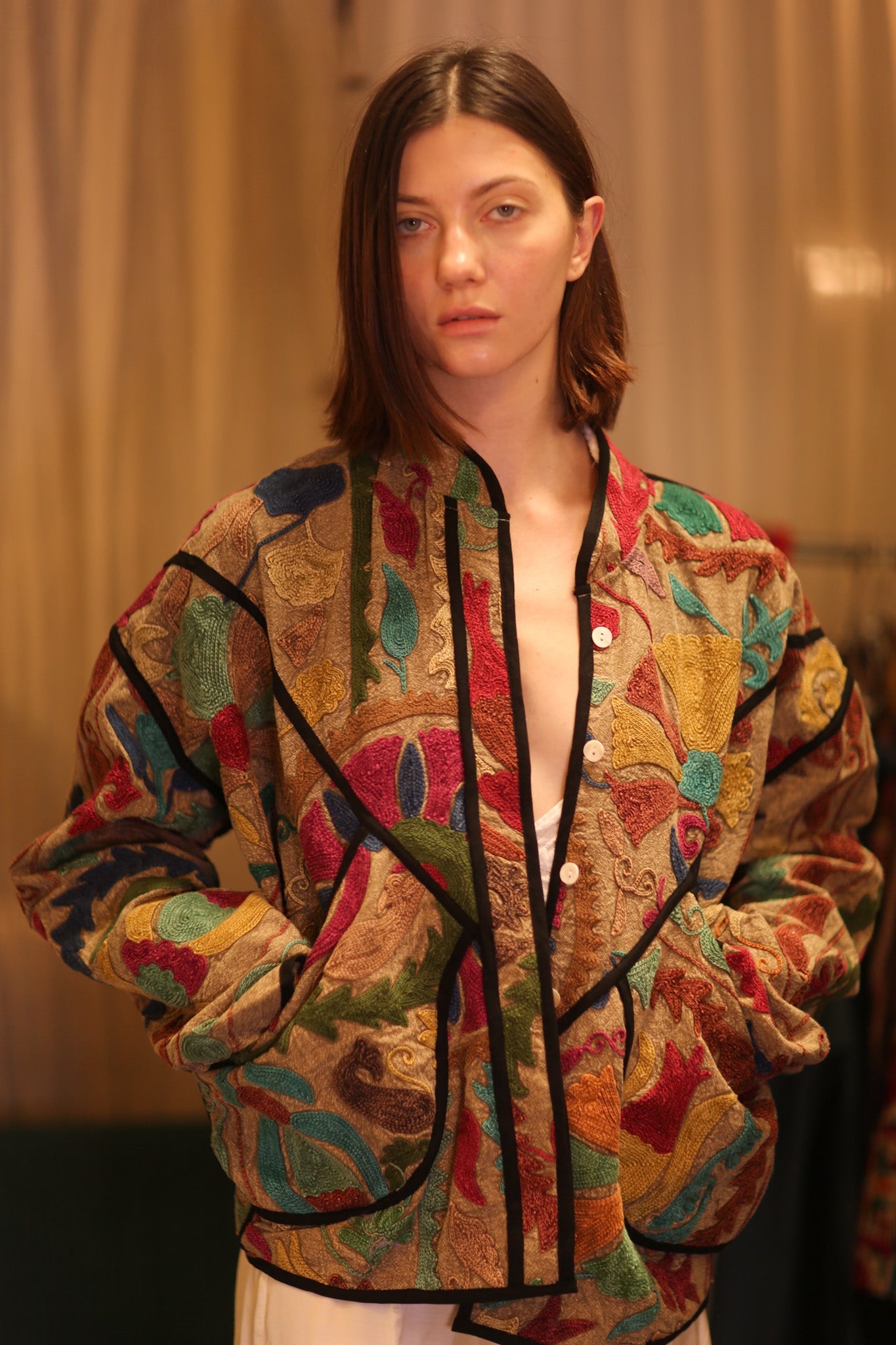 EMBROIDERED SUZANI JACKET WAYNE - BANGKOK TAILOR CLOTHING STORE - HANDMADE CLOTHING