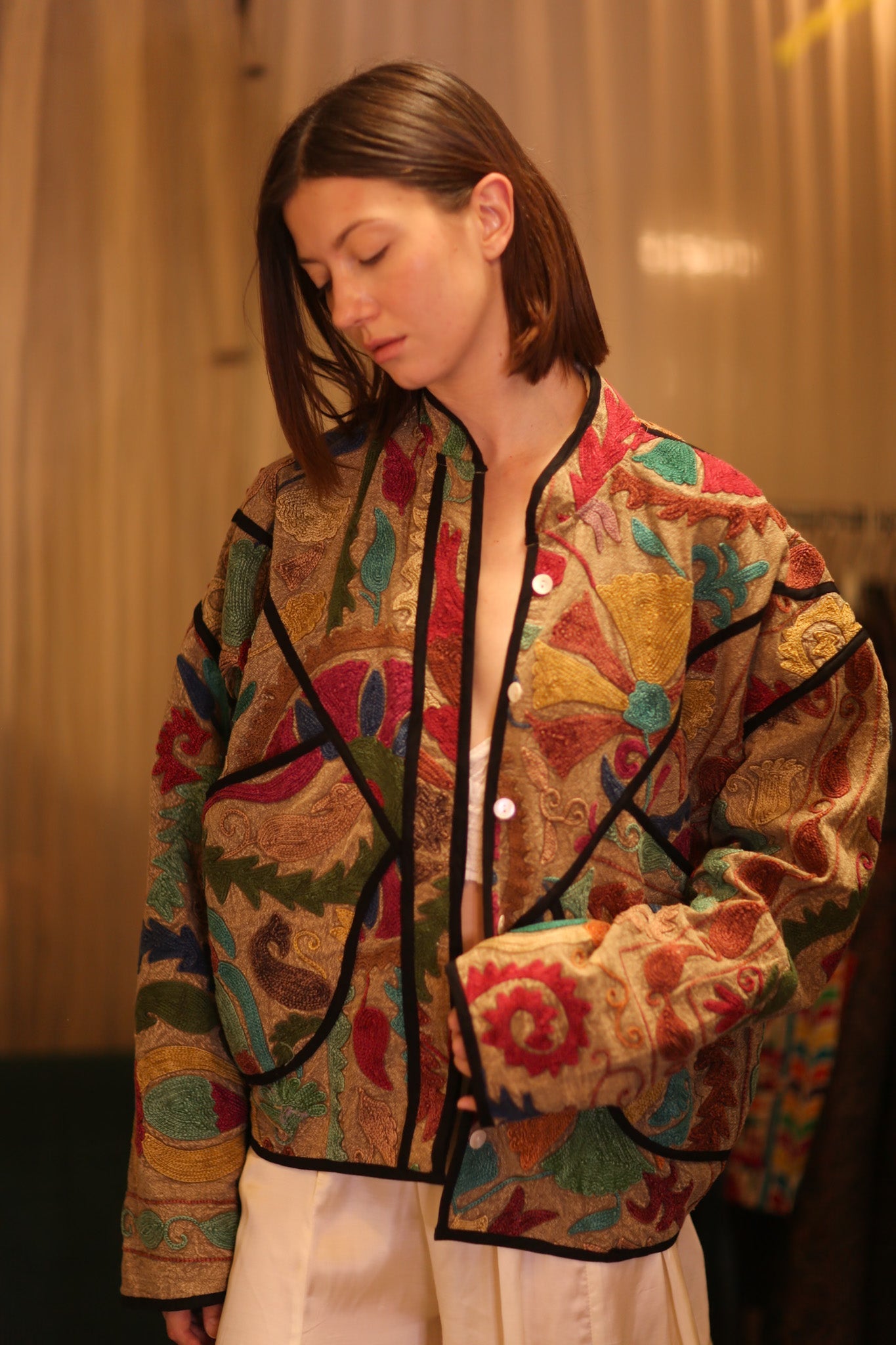 EMBROIDERED SUZANI JACKET WAYNE - BANGKOK TAILOR CLOTHING STORE - HANDMADE CLOTHING