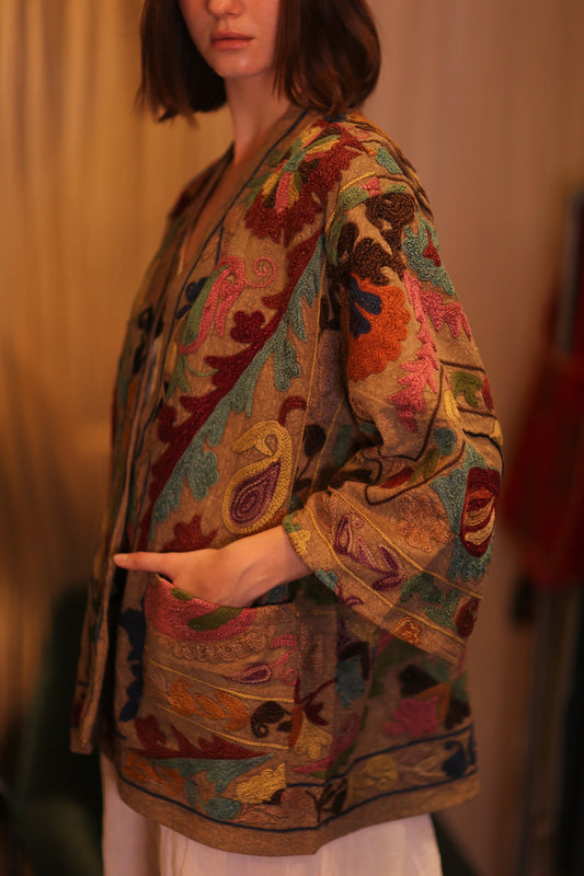 EMBROIDERED SUZANI SHORT KIMONO MONTY JAGU - BANGKOK TAILOR CLOTHING STORE - HANDMADE CLOTHING
