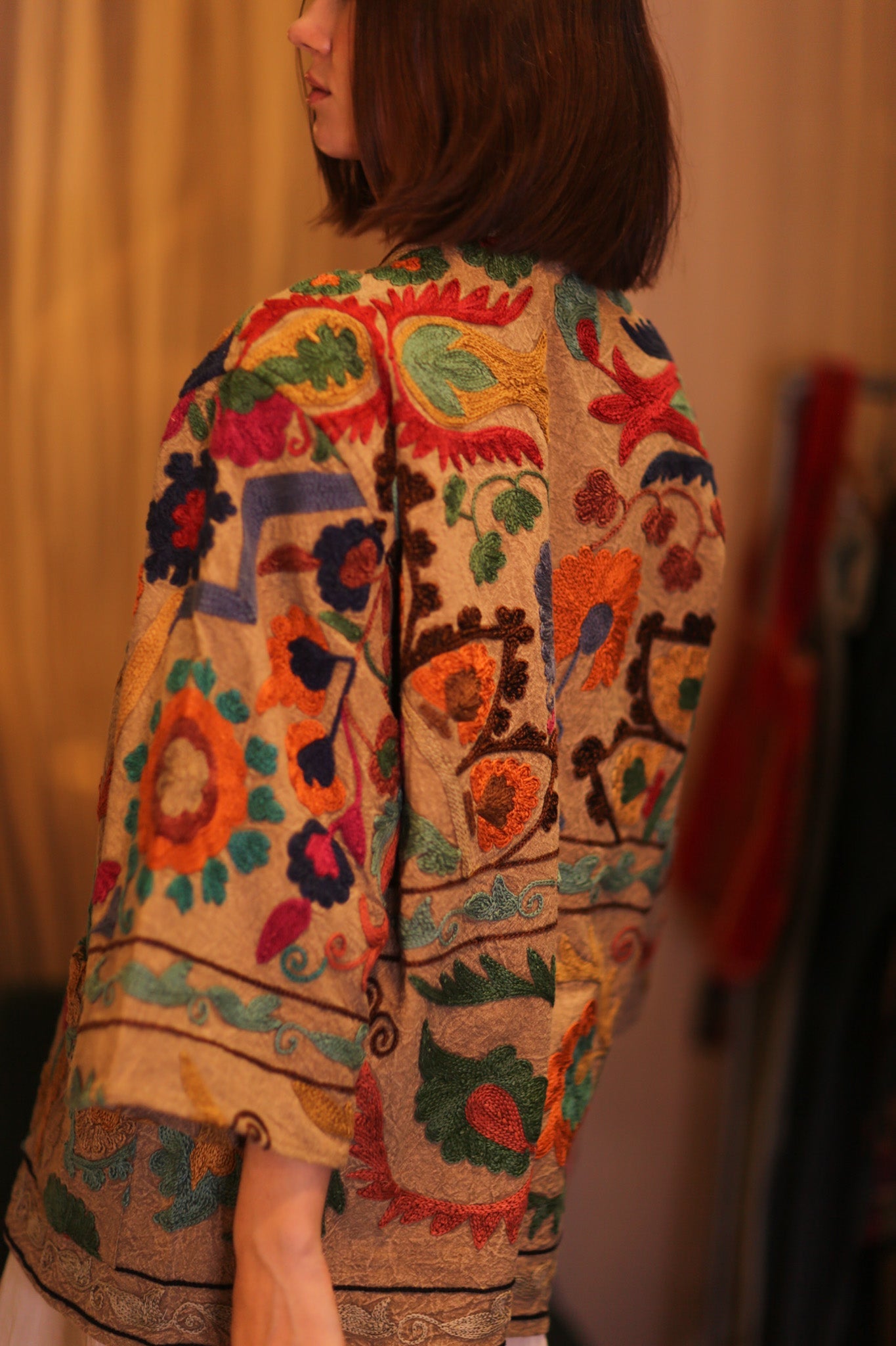 EMBROIDERED SUZANI SHORT KIMONO MONTY JING - BANGKOK TAILOR CLOTHING STORE - HANDMADE CLOTHING