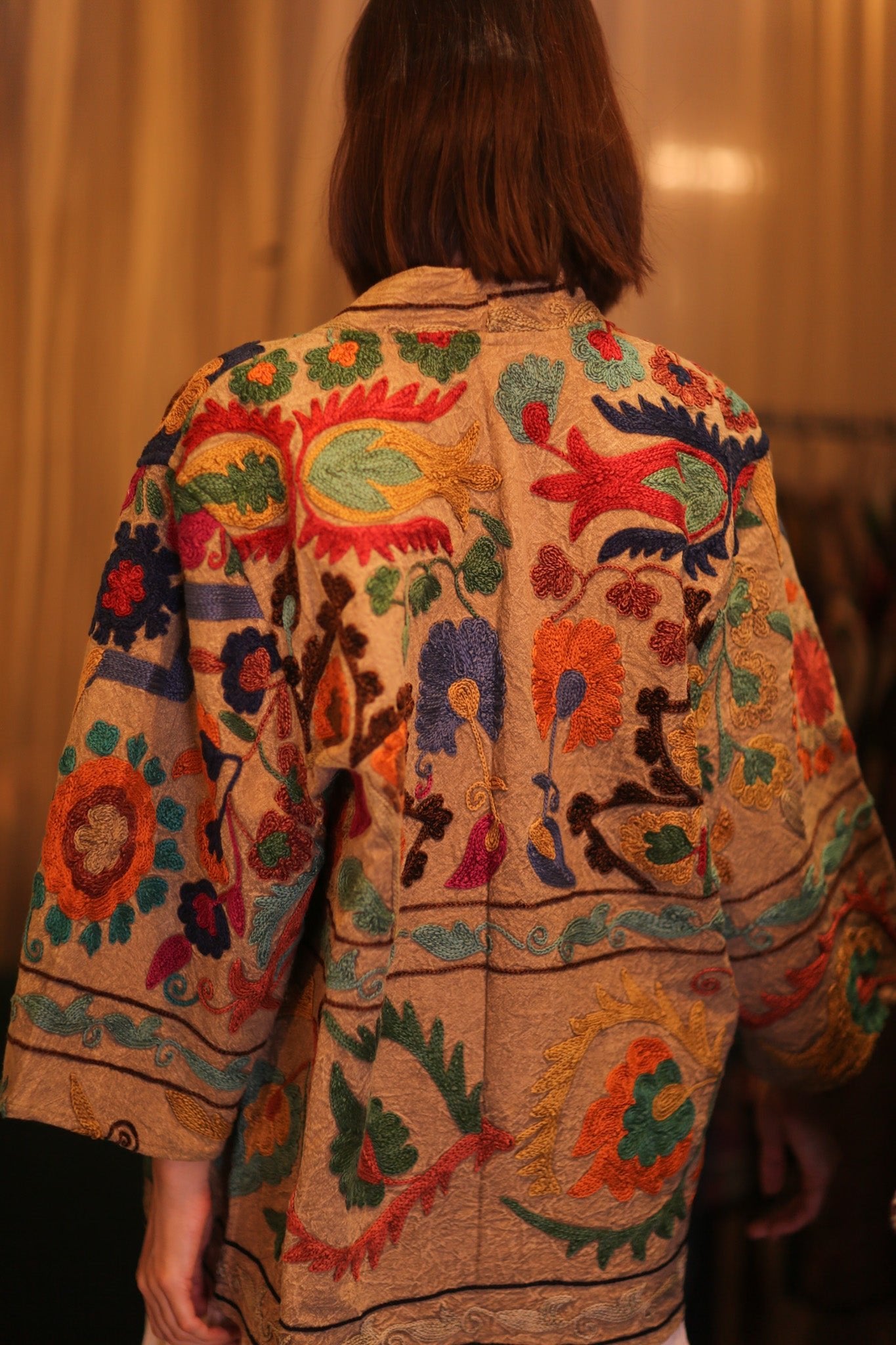 EMBROIDERED SUZANI SHORT KIMONO MONTY JING - BANGKOK TAILOR CLOTHING STORE - HANDMADE CLOTHING