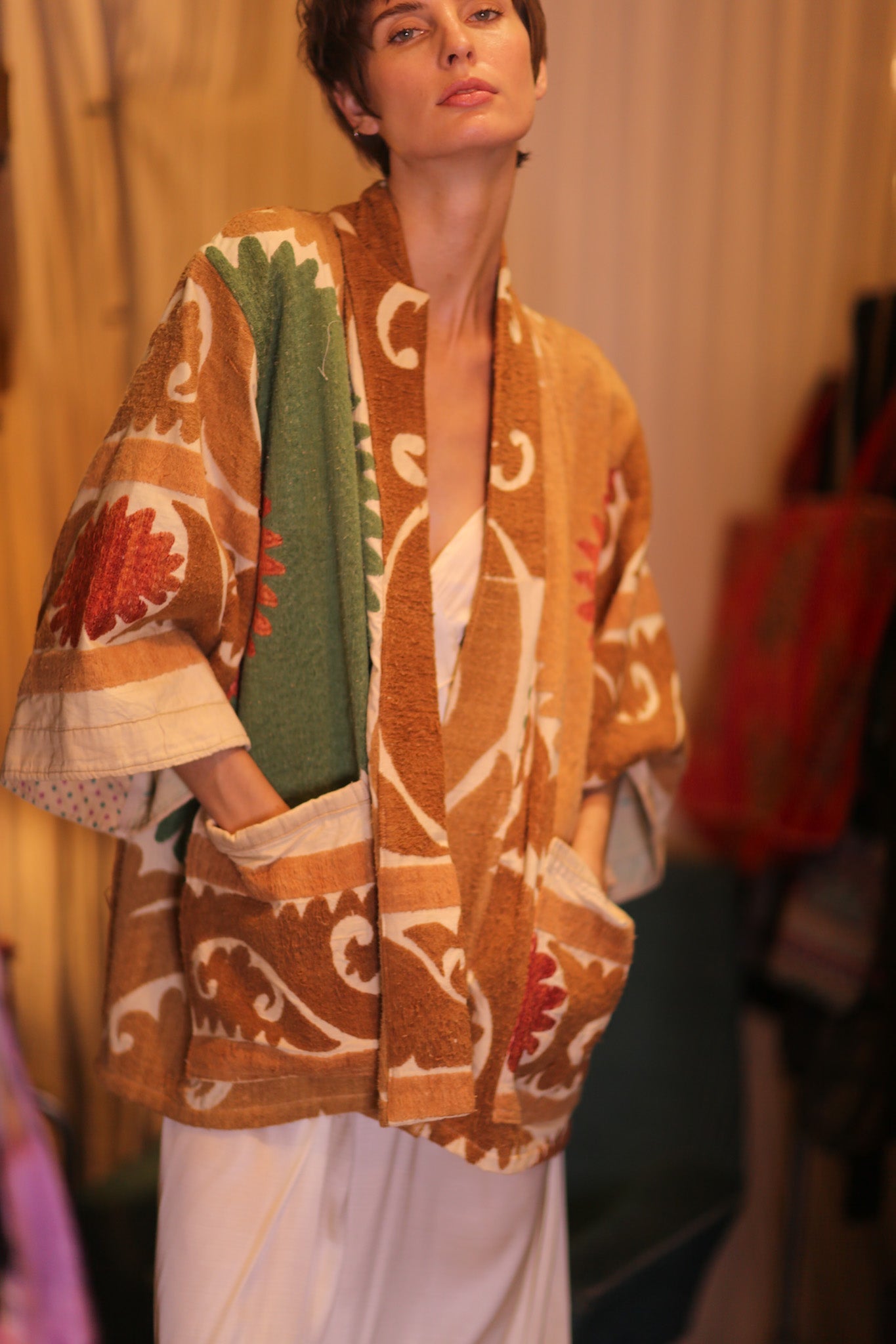EMBROIDERED SUZANI SHORT KIMONO SPRING - BANGKOK TAILOR CLOTHING STORE - HANDMADE CLOTHING
