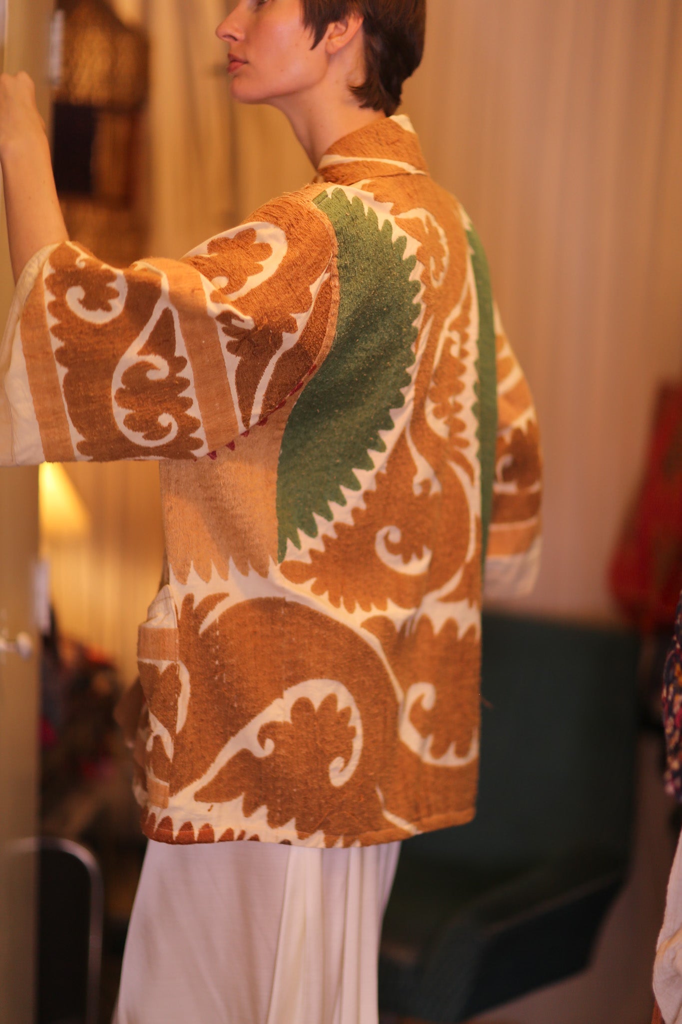 EMBROIDERED SUZANI SHORT KIMONO SPRING - BANGKOK TAILOR CLOTHING STORE - HANDMADE CLOTHING
