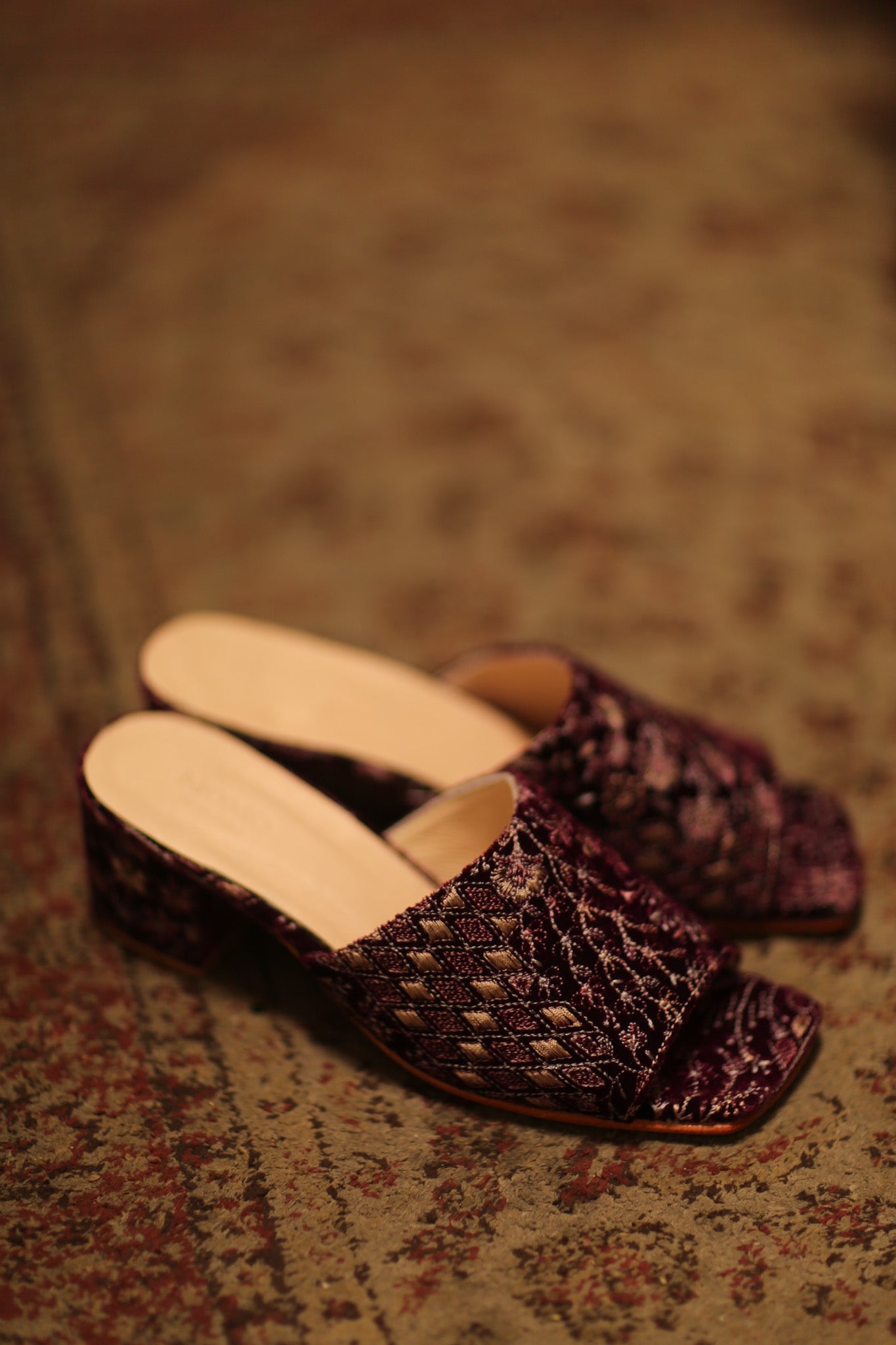 EMBROIDERED VELVET HEELED MULES JARISSA - BANGKOK TAILOR CLOTHING STORE - HANDMADE CLOTHING