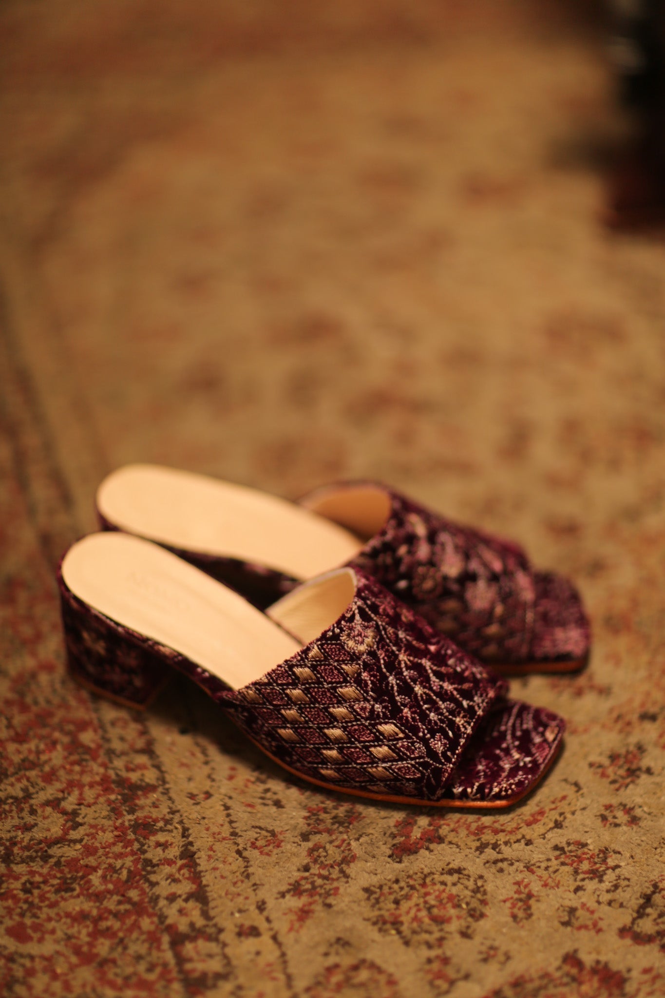 EMBROIDERED VELVET HEELED MULES JARISSA - BANGKOK TAILOR CLOTHING STORE - HANDMADE CLOTHING