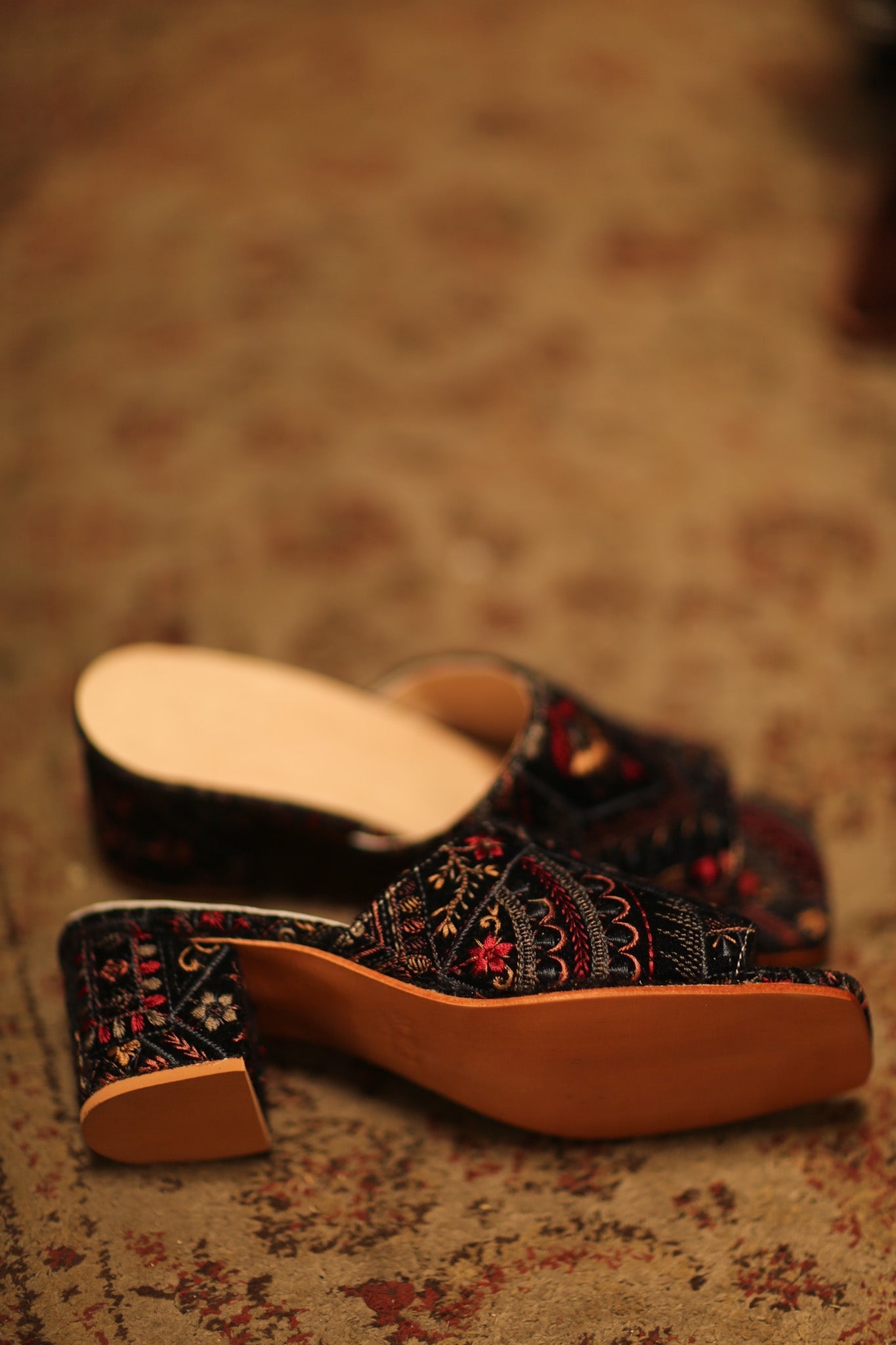 EMBROIDERED VELVET HEELED MULES LORINDA - BANGKOK TAILOR CLOTHING STORE - HANDMADE CLOTHING