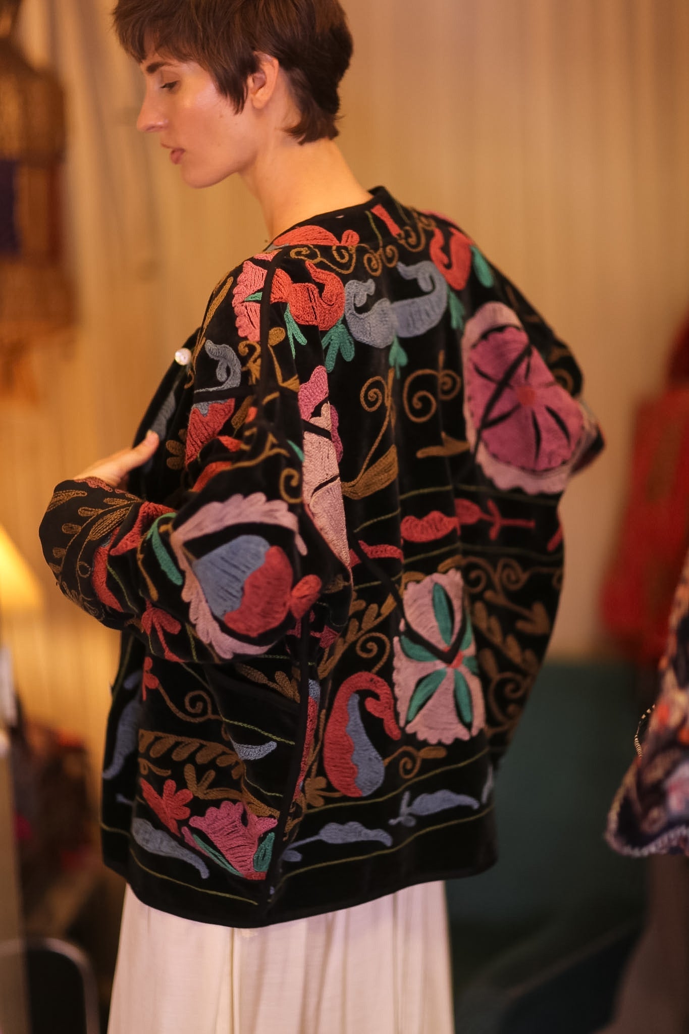 EMBROIDERED VELVET JACKET VIVID - BANGKOK TAILOR CLOTHING STORE - HANDMADE CLOTHING