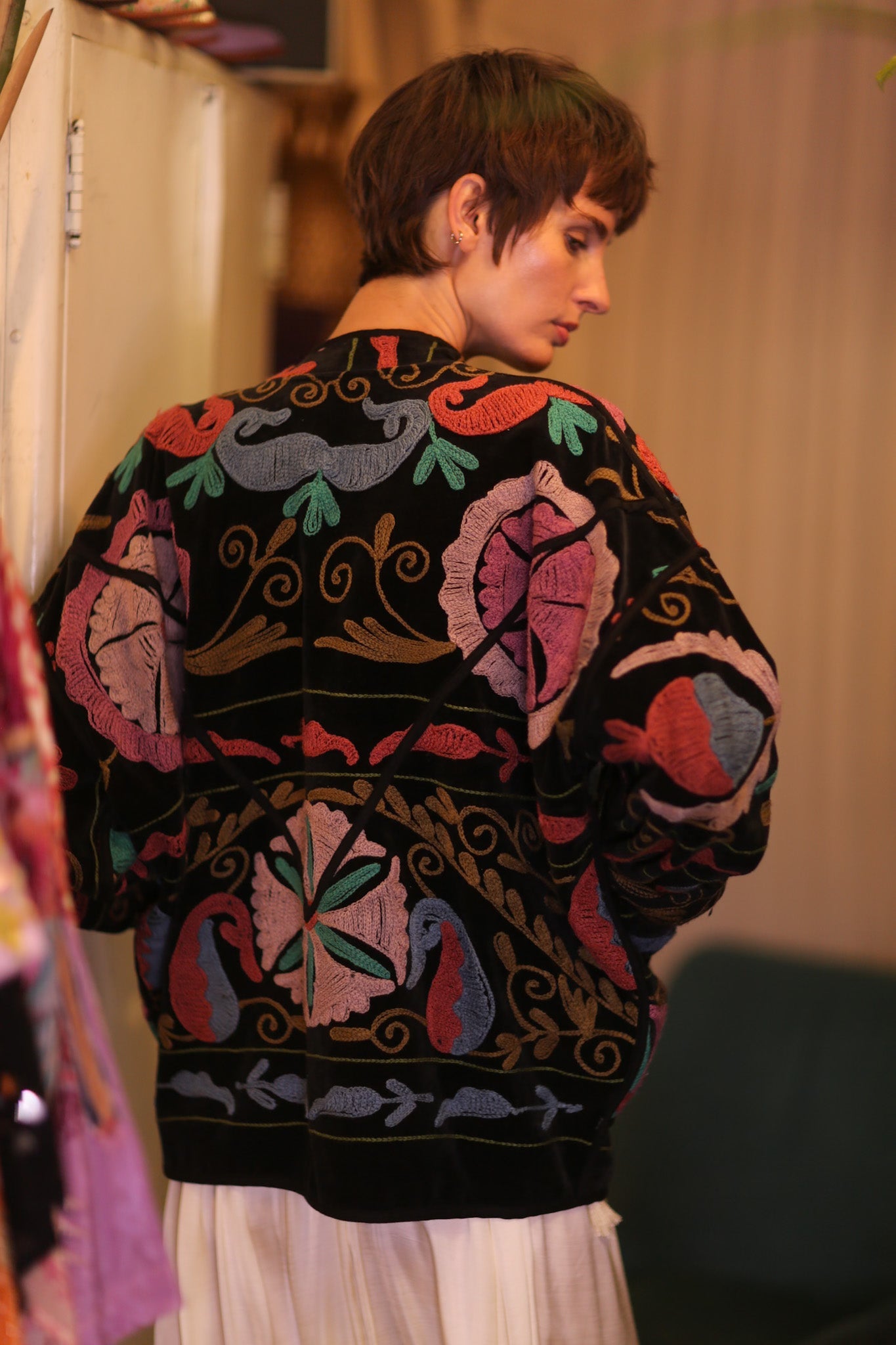EMBROIDERED VELVET JACKET VIVID - BANGKOK TAILOR CLOTHING STORE - HANDMADE CLOTHING