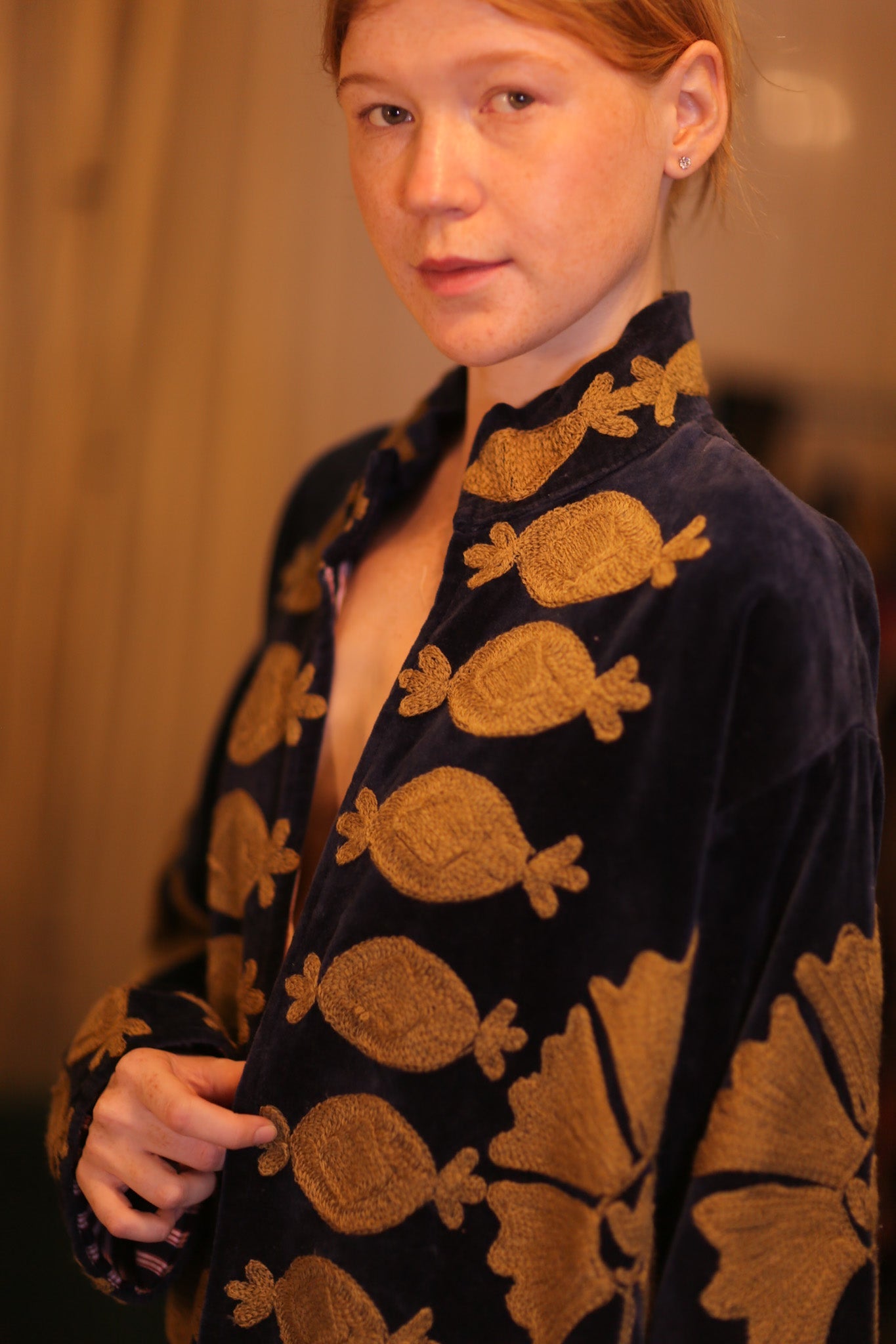 EMBROIDERED VELVET LONG COAT MISCHKA CHOLAR - BANGKOK TAILOR CLOTHING STORE - HANDMADE CLOTHING