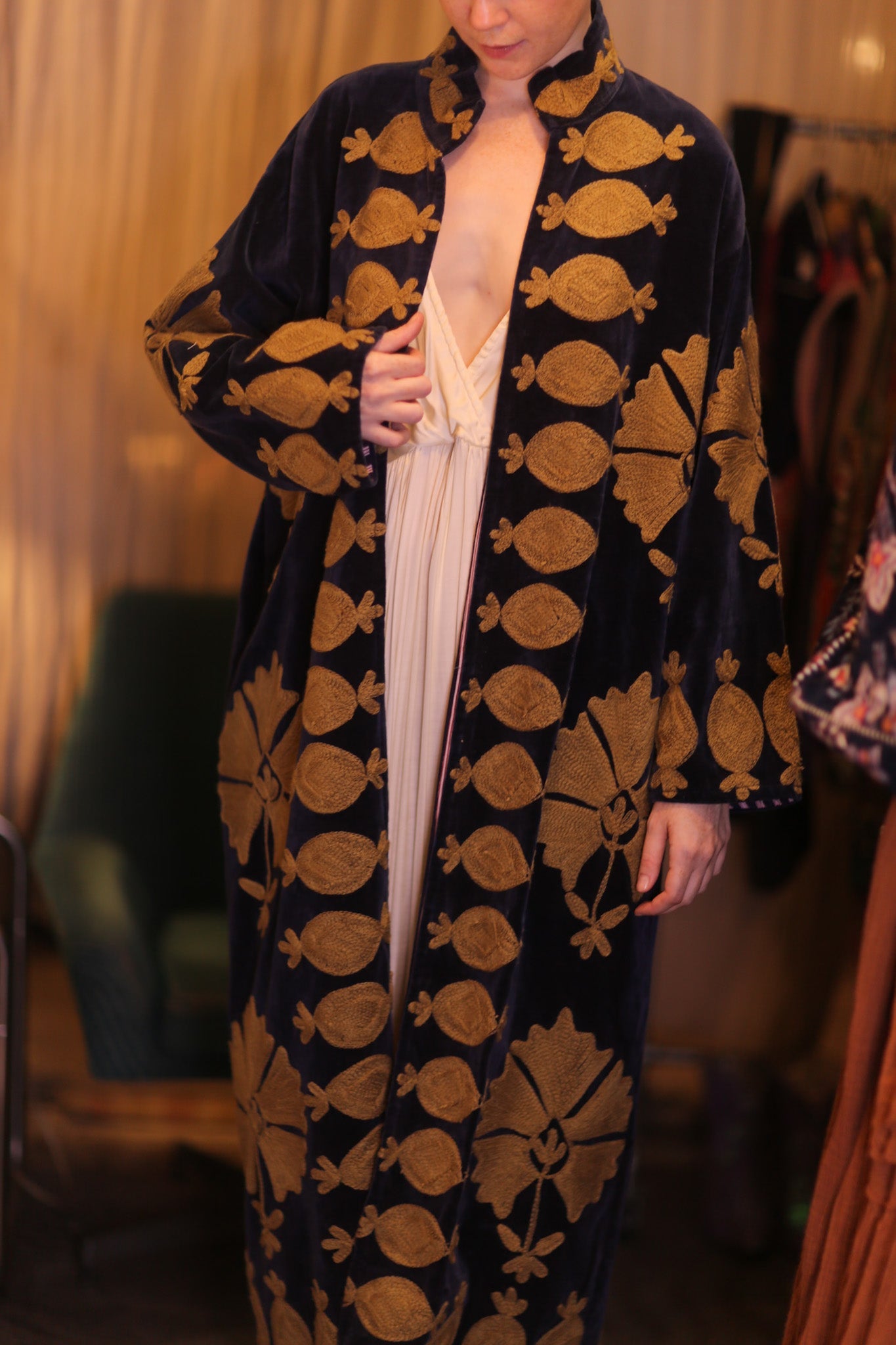 EMBROIDERED VELVET LONG COAT MISCHKA CHOLAR - BANGKOK TAILOR CLOTHING STORE - HANDMADE CLOTHING