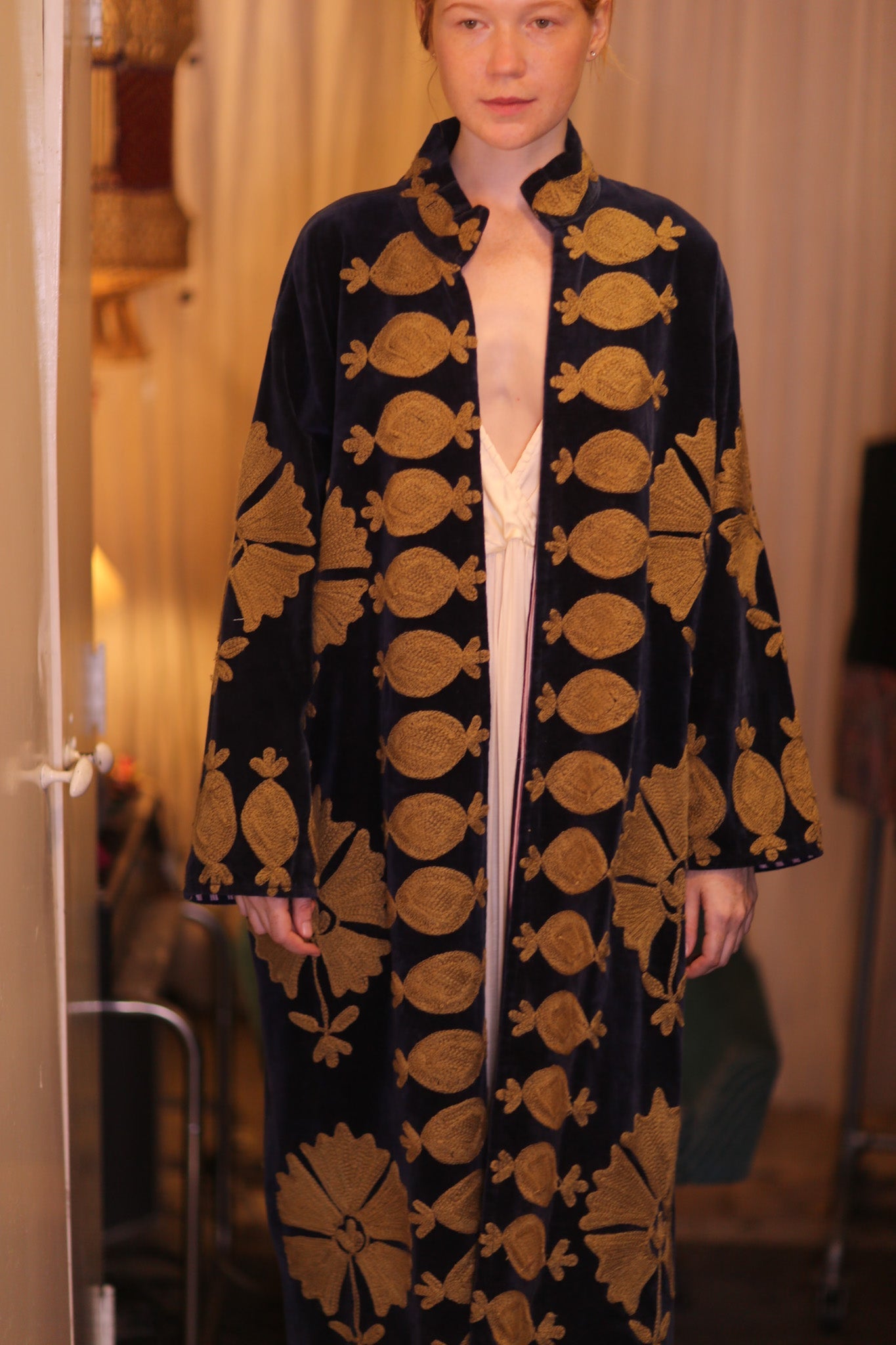 EMBROIDERED VELVET LONG COAT MISCHKA CHOLAR - BANGKOK TAILOR CLOTHING STORE - HANDMADE CLOTHING