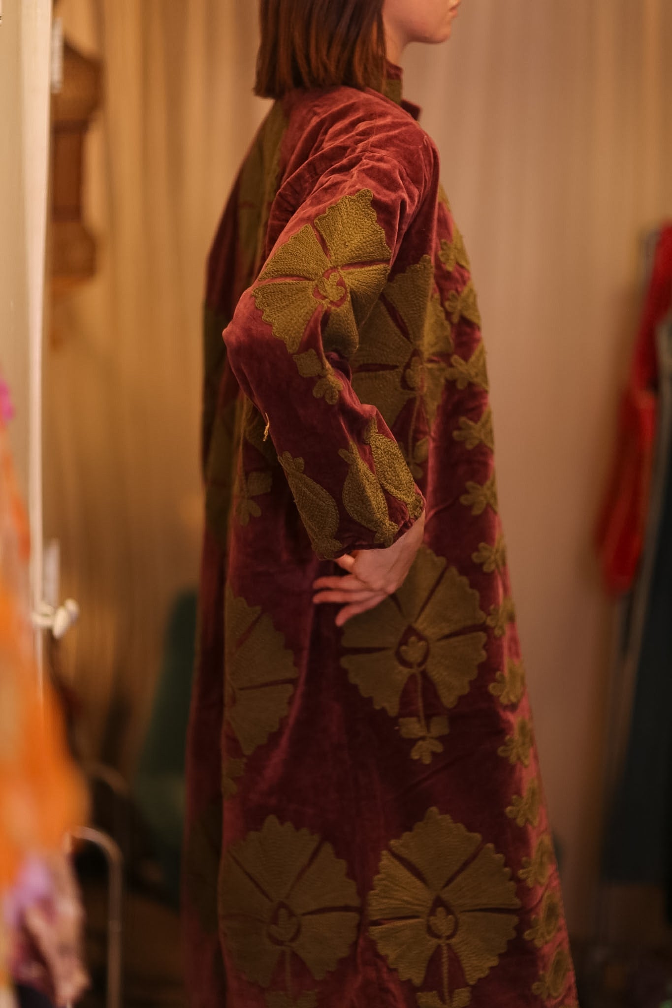 EMBROIDERED VELVET LONG COAT MISCHKA KHAING - BANGKOK TAILOR CLOTHING STORE - HANDMADE CLOTHING