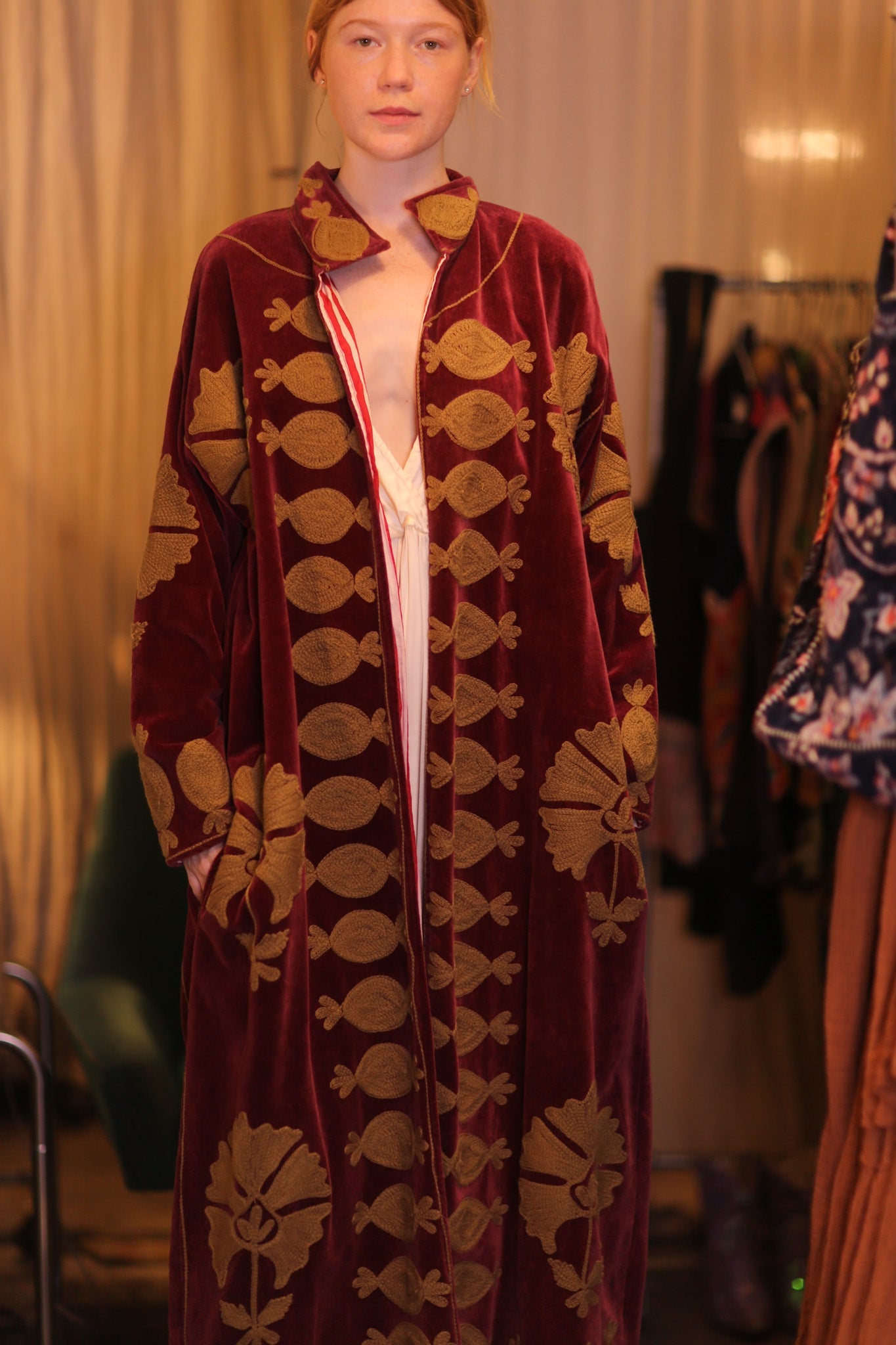EMBROIDERED VELVET LONG COAT MISCHKA NFAI - BANGKOK TAILOR CLOTHING STORE - HANDMADE CLOTHING