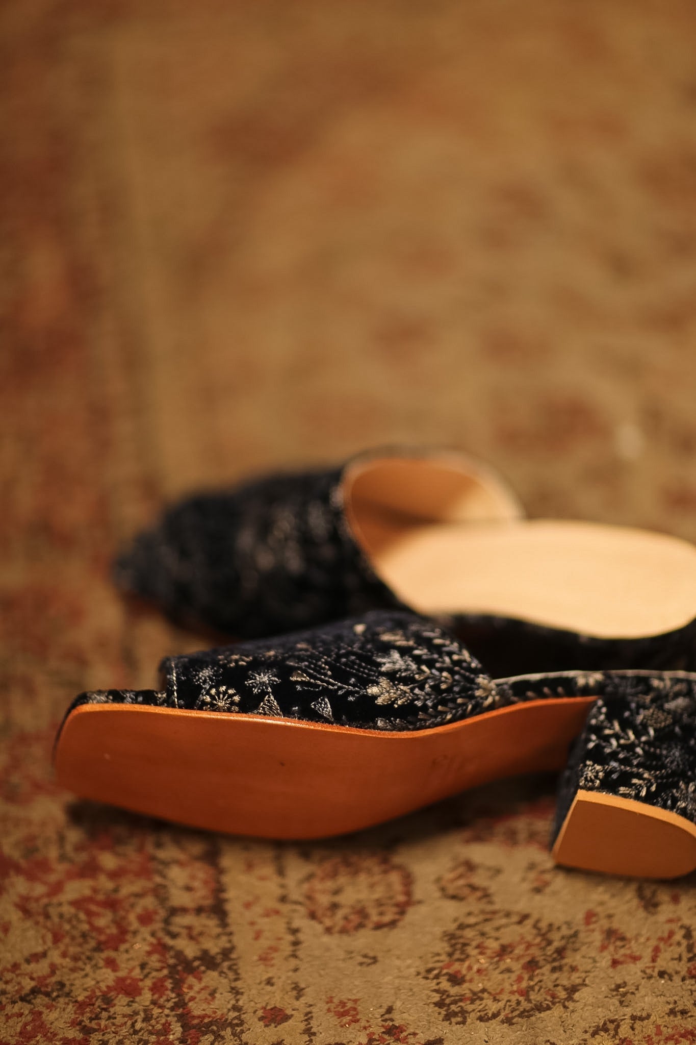 EMBROIDERED VELVET MULES ORINUT - BANGKOK TAILOR CLOTHING STORE - HANDMADE CLOTHING