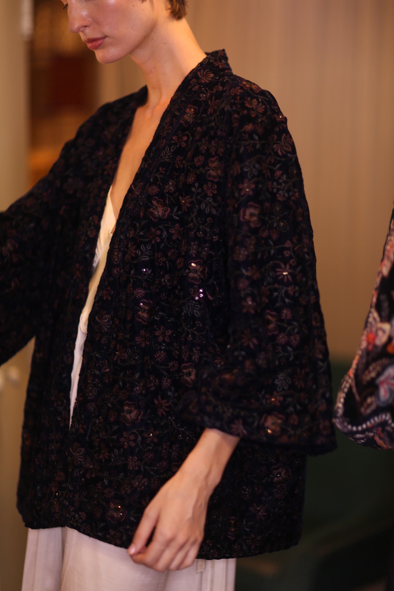 EMBROIDERED VELVET SHORT KIMONO - BANGKOK TAILOR CLOTHING STORE - HANDMADE CLOTHING