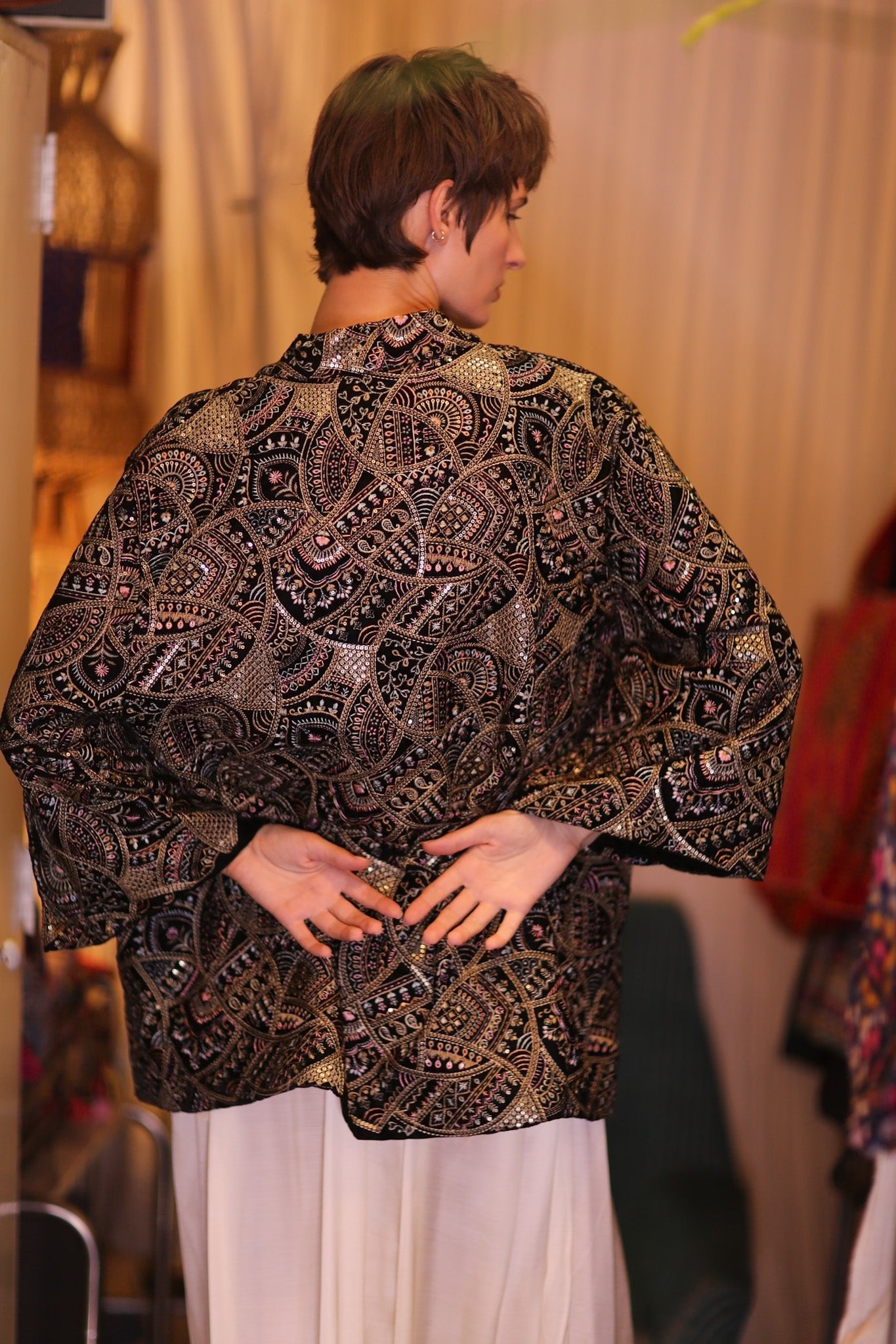 EMBROIDERED VELVET SHORT KIMONO GLODEN - BANGKOK TAILOR CLOTHING STORE - HANDMADE CLOTHING