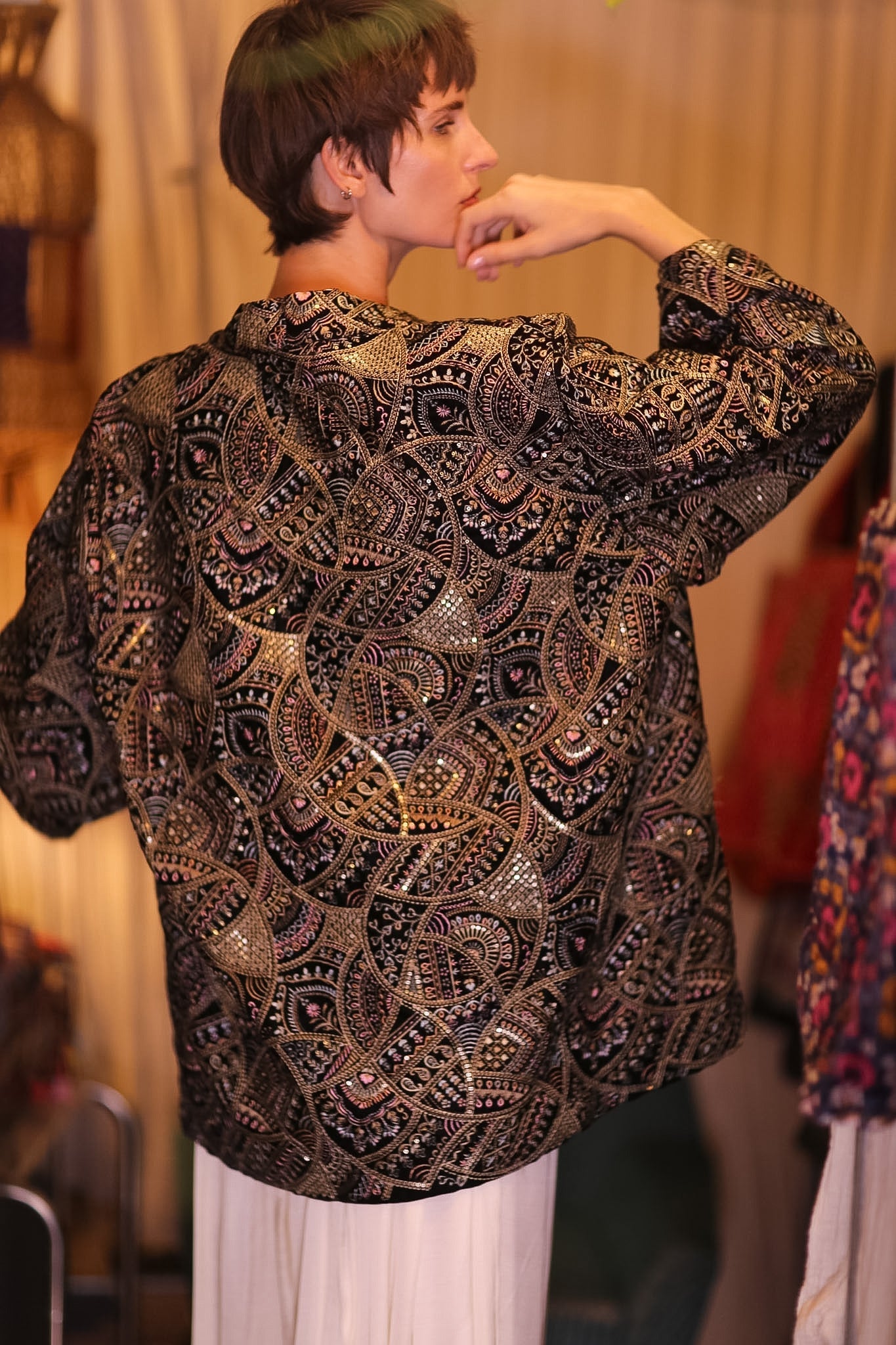 EMBROIDERED VELVET SHORT KIMONO GLODEN - BANGKOK TAILOR CLOTHING STORE - HANDMADE CLOTHING