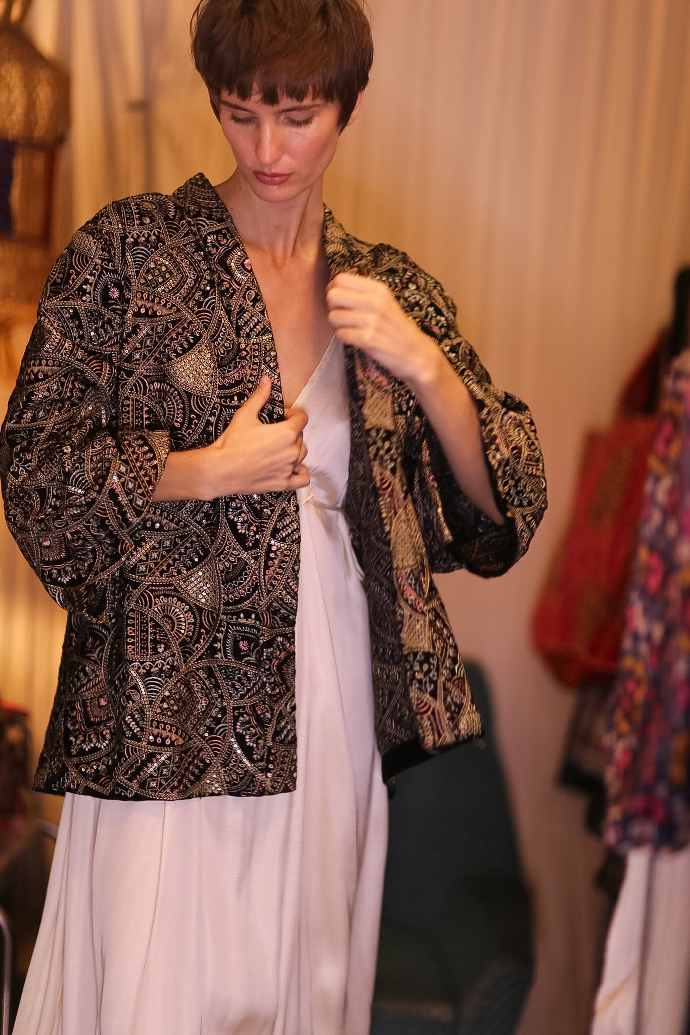 EMBROIDERED VELVET SHORT KIMONO GLODEN - BANGKOK TAILOR CLOTHING STORE - HANDMADE CLOTHING