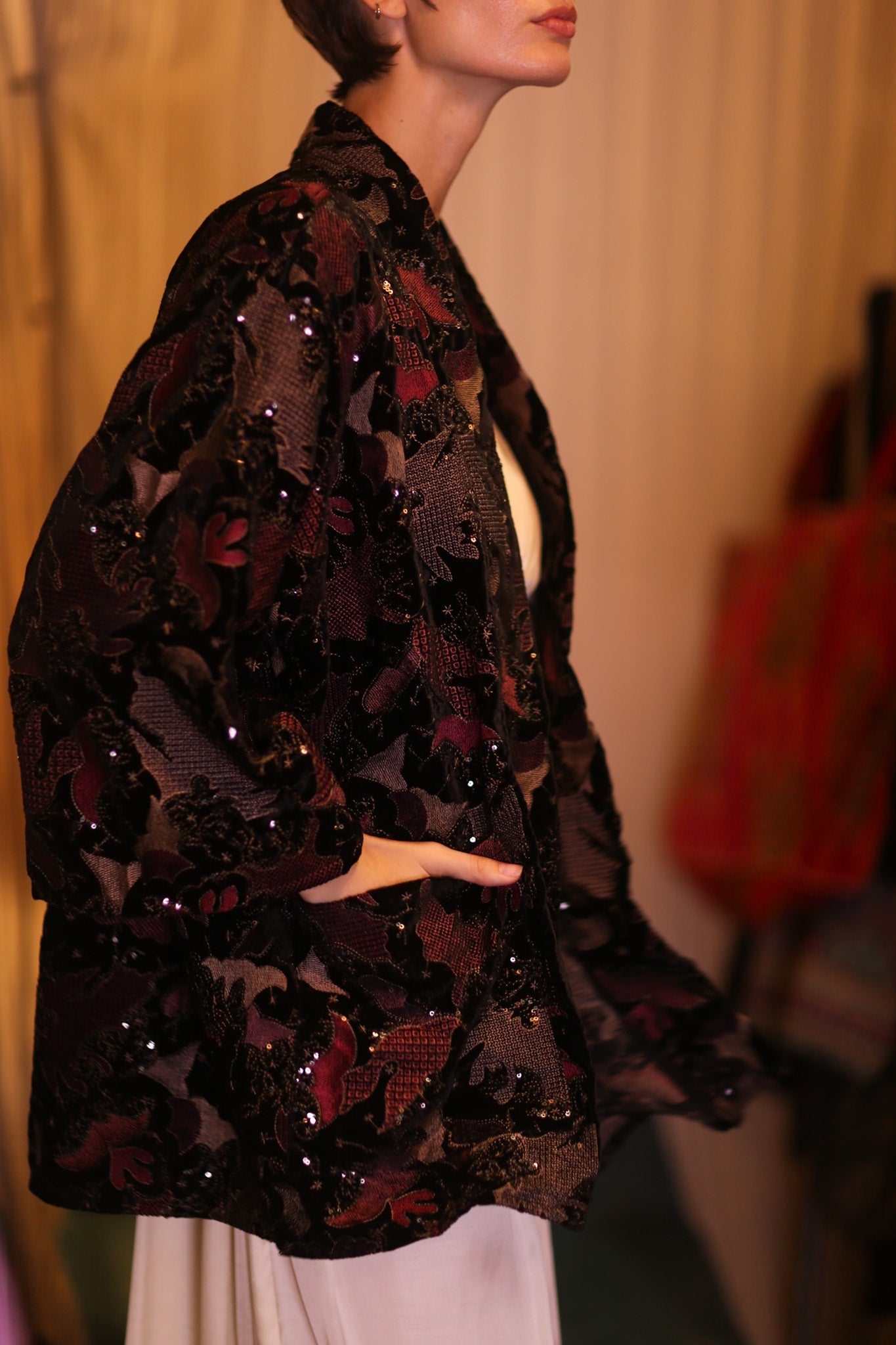 EMBROIDERED VELVET SHORT KIMONO MAPLES - BANGKOK TAILOR CLOTHING STORE - HANDMADE CLOTHING