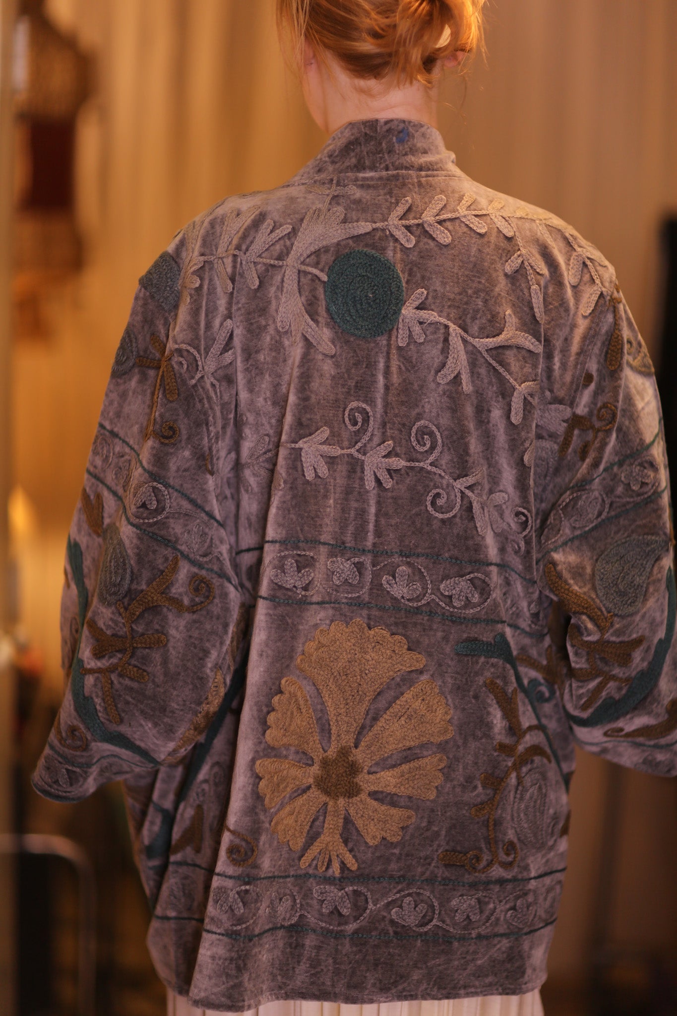 EMBROIDERED VELVET SHORT KIMONO MONTY GUGU - BANGKOK TAILOR CLOTHING STORE - HANDMADE CLOTHING