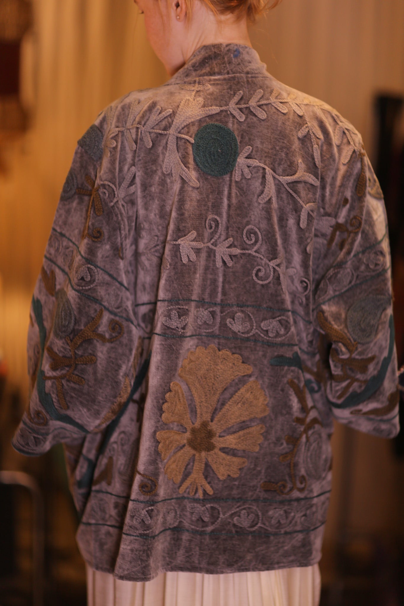 EMBROIDERED VELVET SHORT KIMONO MONTY GUGU - BANGKOK TAILOR CLOTHING STORE - HANDMADE CLOTHING