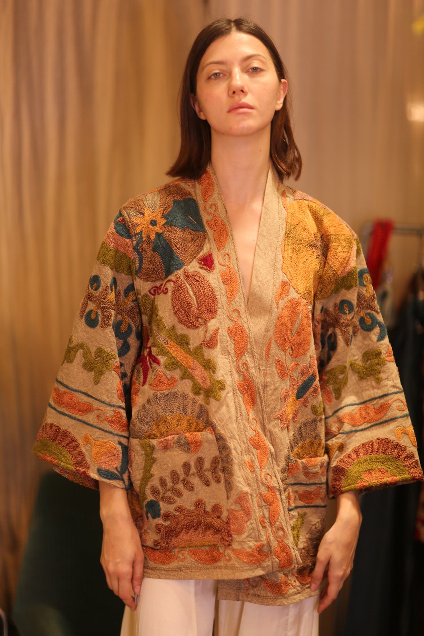 EMBROIDERED VELVET SHORT KIMONO MONTY LULU - BANGKOK TAILOR CLOTHING STORE - HANDMADE CLOTHING